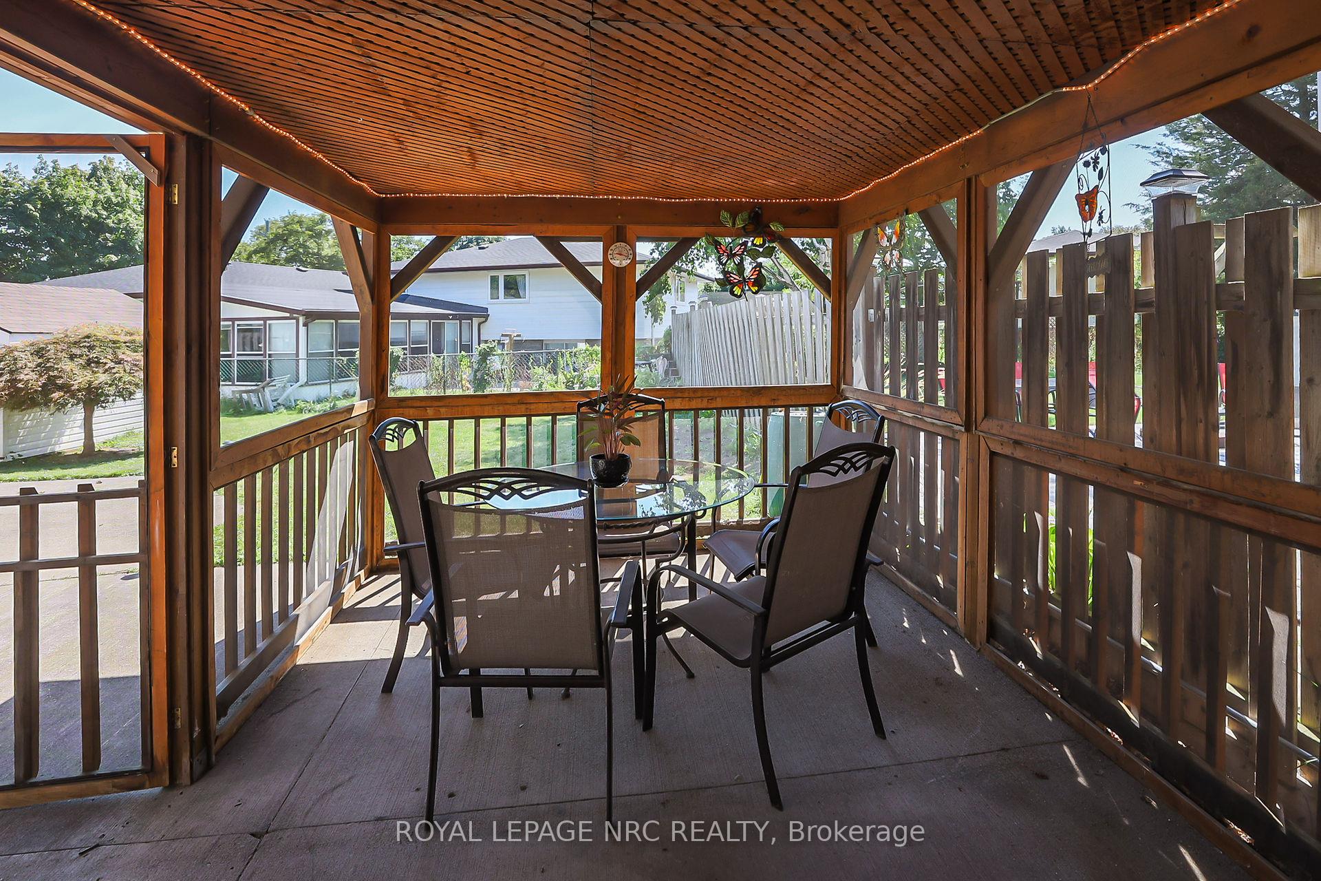 Photo 24 of 44 Densgrove Drive, St. Catharines, Vine/Linwell — HOMEH
