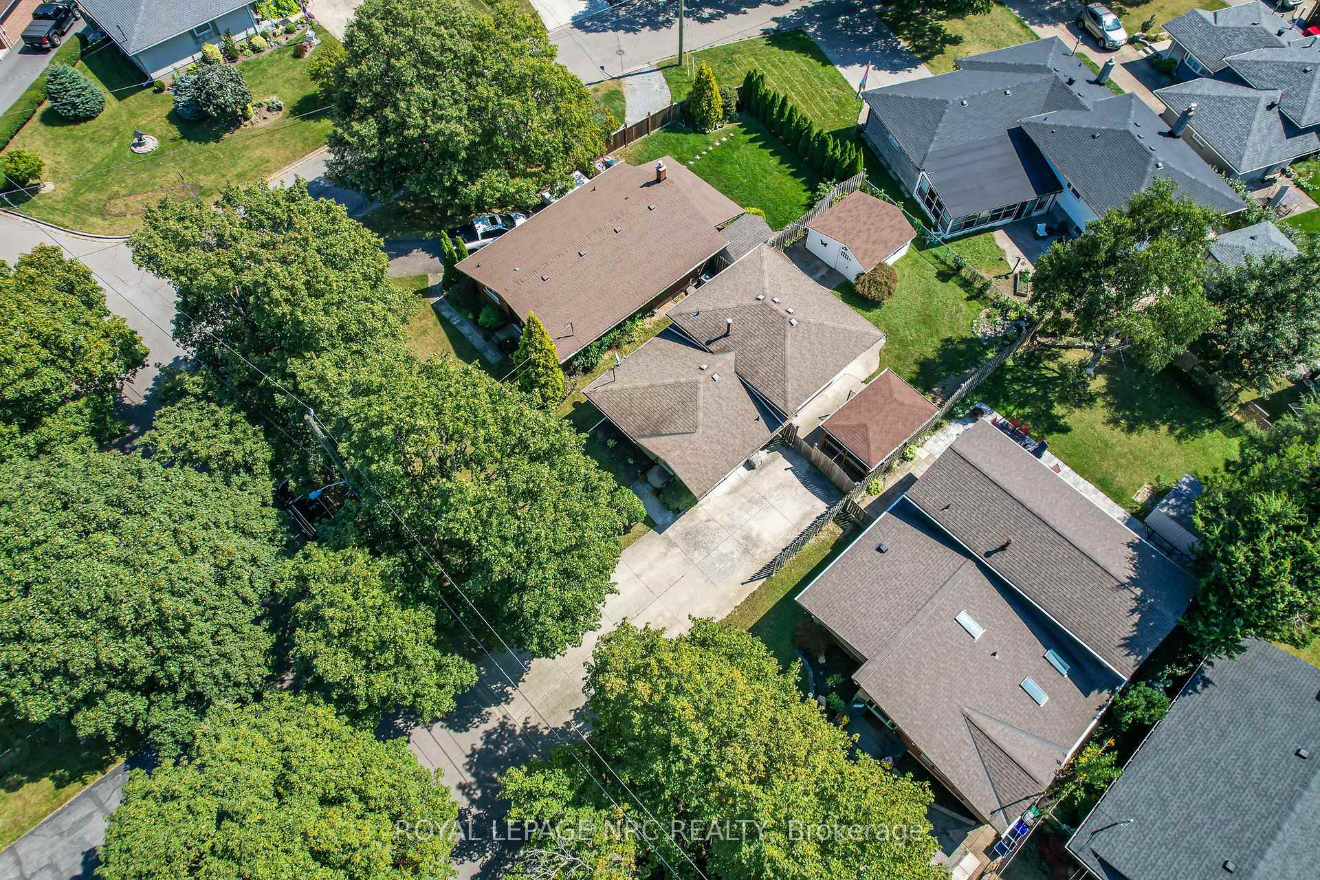 Photo 28 of 44 Densgrove Drive, St. Catharines, Vine/Linwell — HOMEH