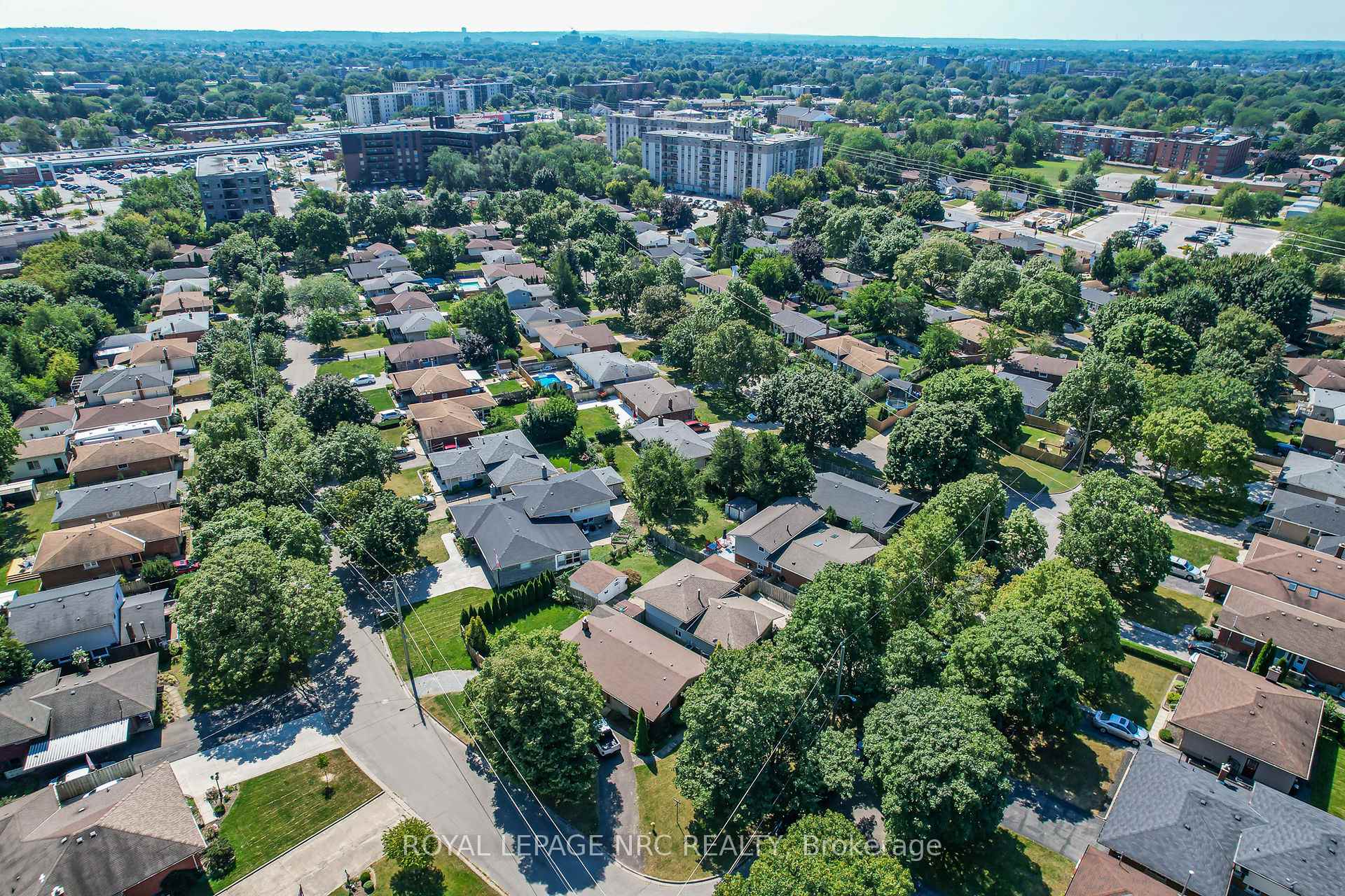 Photo 29 of 44 Densgrove Drive, St. Catharines, Vine/Linwell — HOMEH