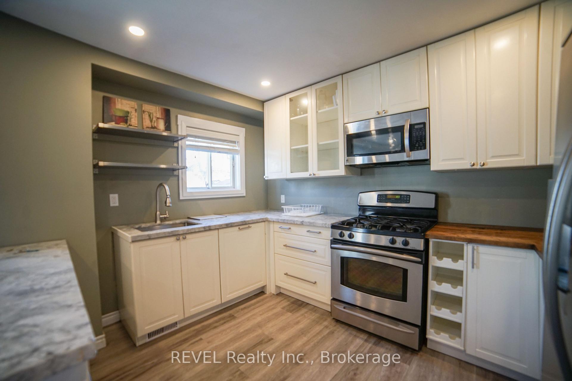 Photo 2 of 32 Edmund Street, St. Catharines, Downtown — HOMEH