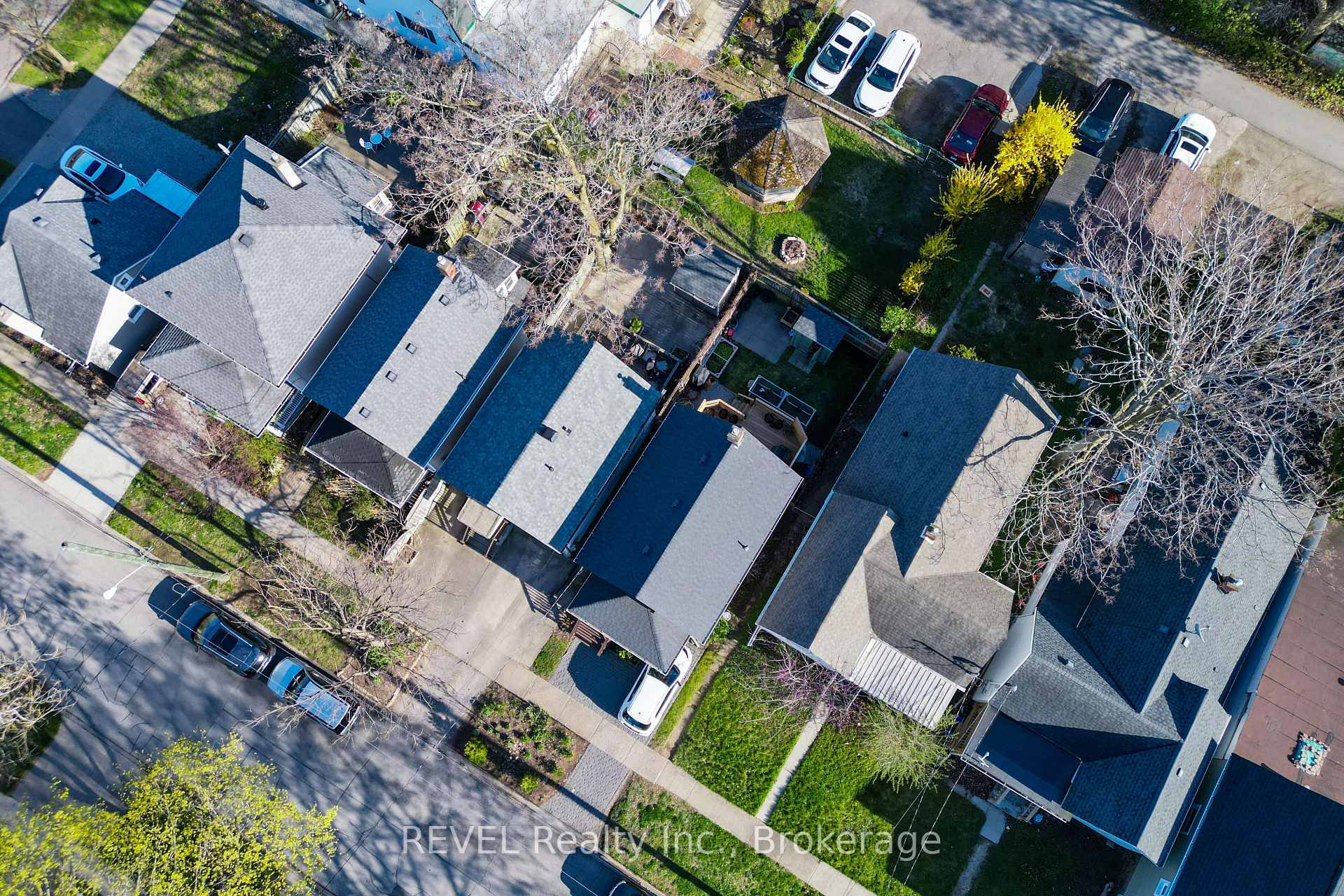 Photo 6 of 32 Edmund Street, St. Catharines, Downtown — HOMEH