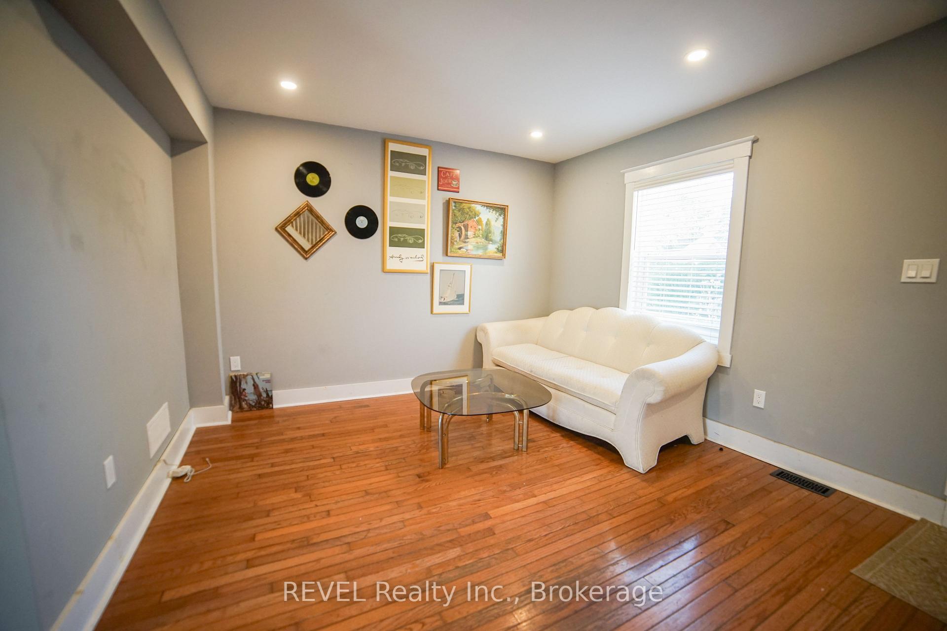 Photo 11 of 32 Edmund Street, St. Catharines, Downtown — HOMEH