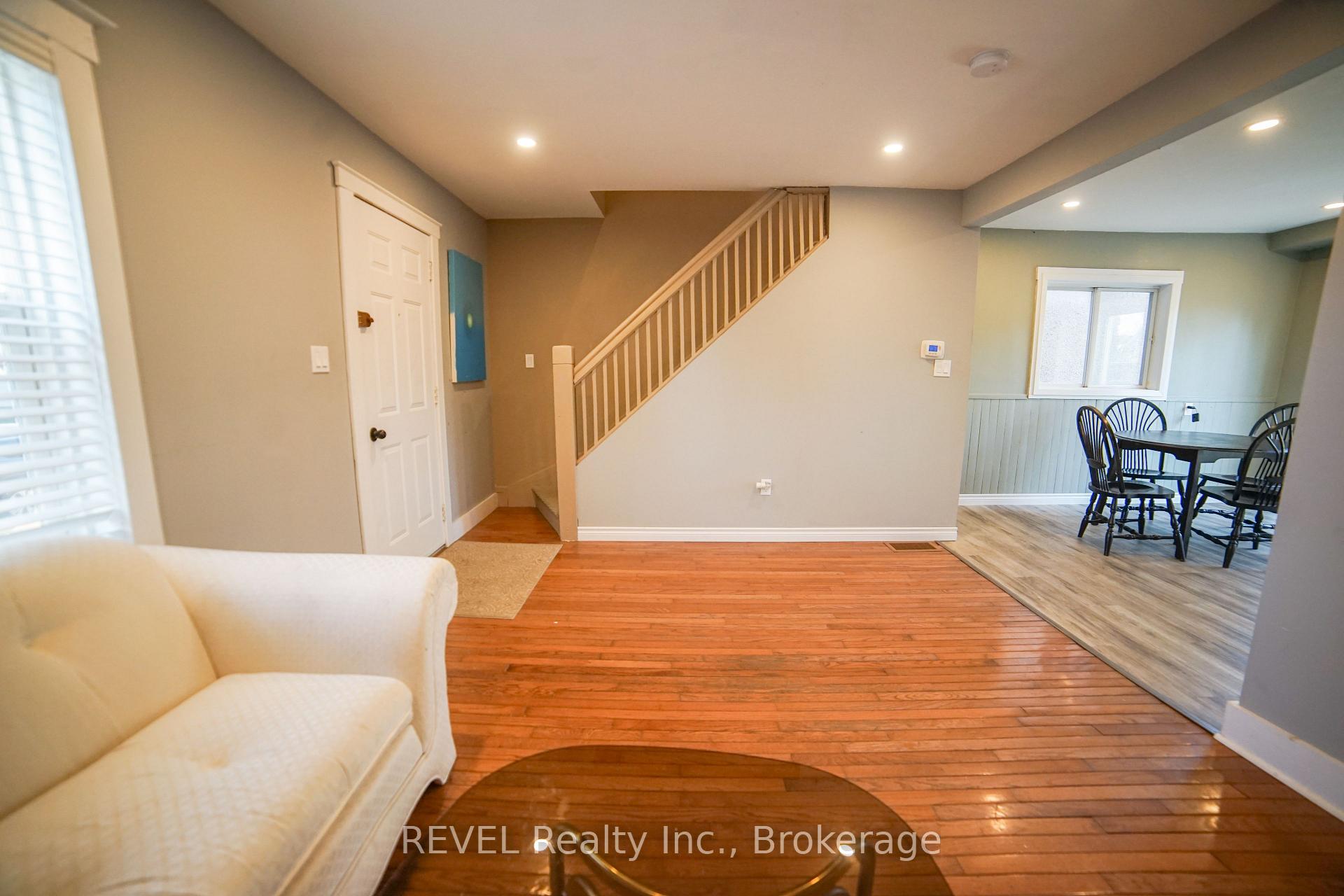 Photo 13 of 32 Edmund Street, St. Catharines, Downtown — HOMEH