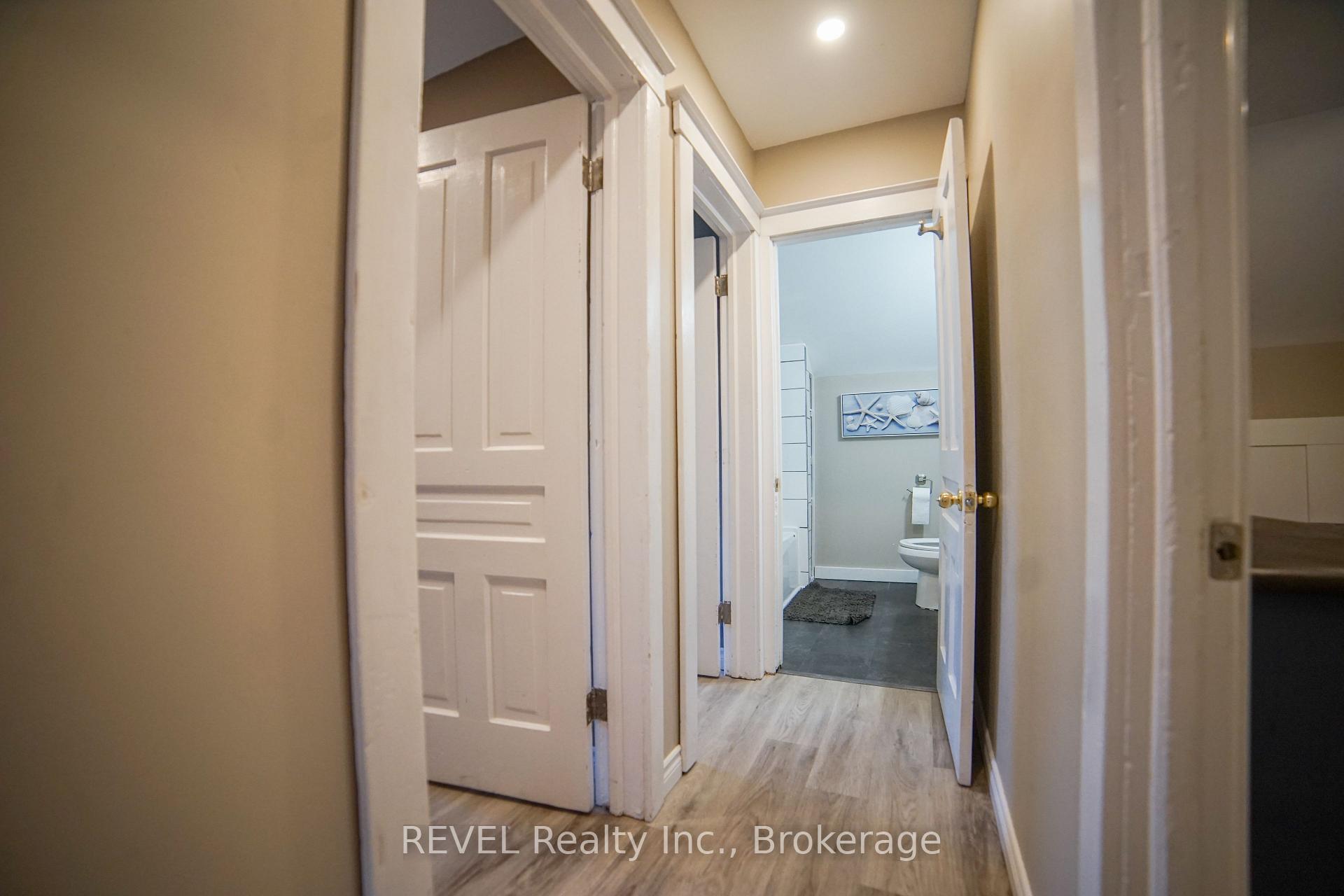 Photo 23 of 32 Edmund Street, St. Catharines, Downtown — HOMEH