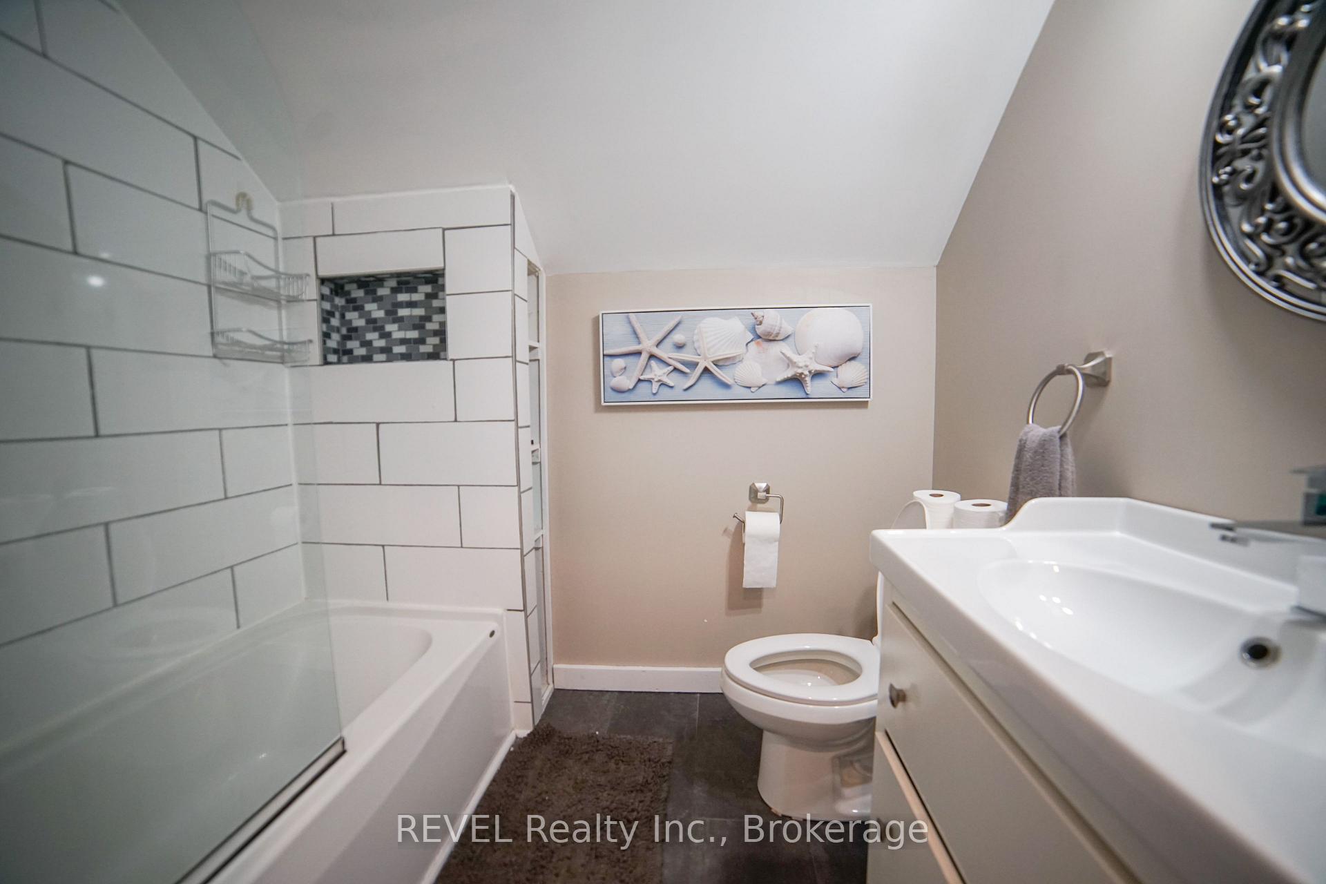 Photo 27 of 32 Edmund Street, St. Catharines, Downtown — HOMEH