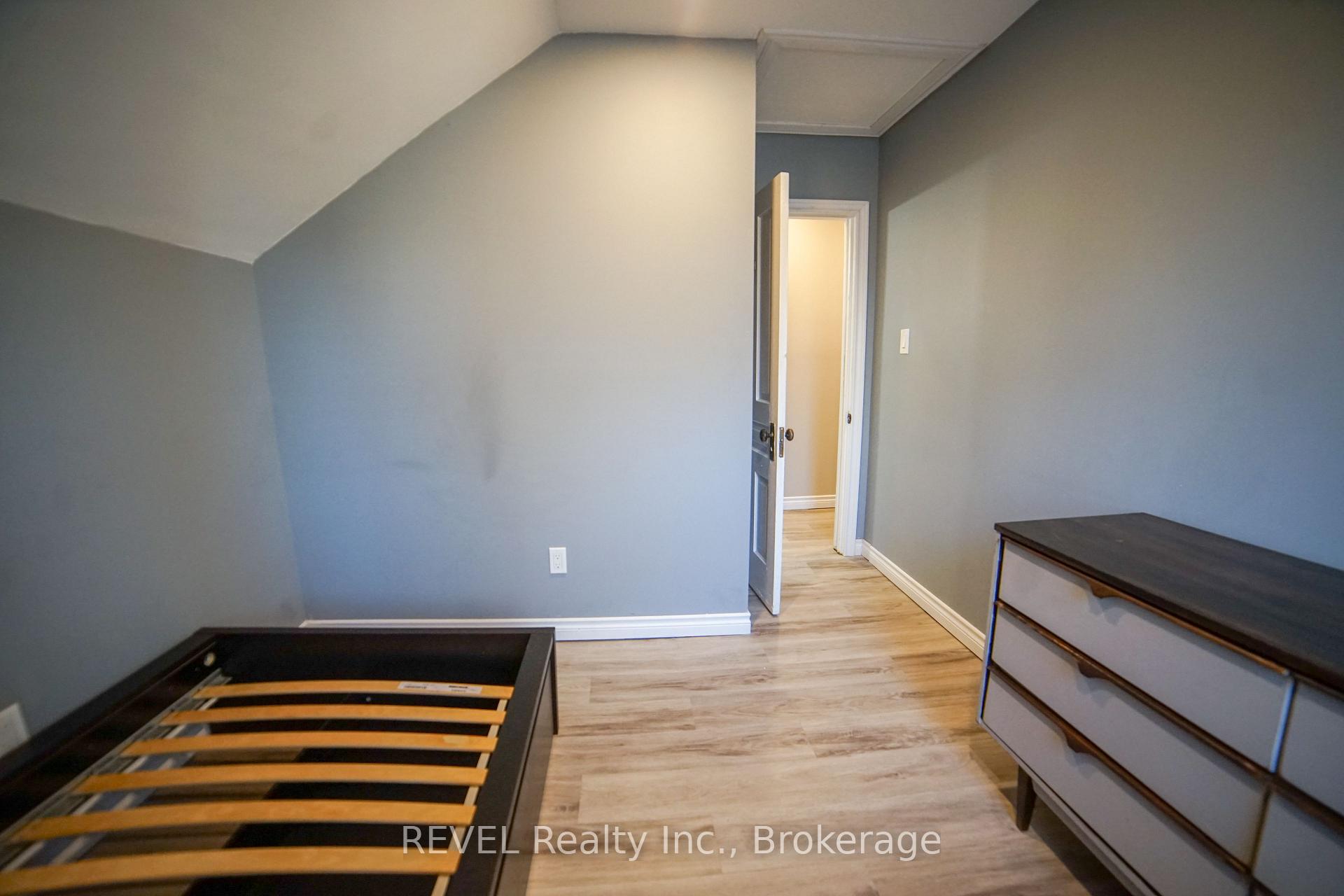 Photo 31 of 32 Edmund Street, St. Catharines, Downtown — HOMEH