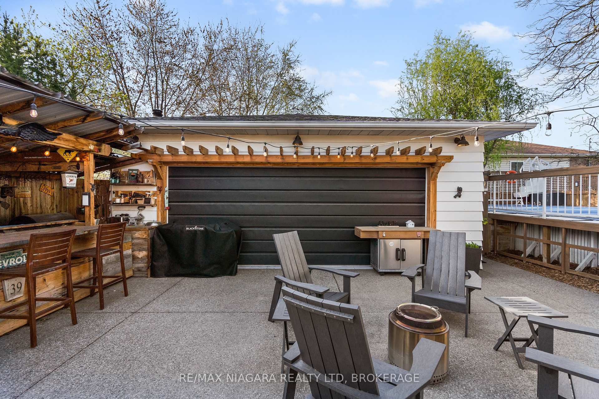 Photo 5 of 39 Turner Crescent, St. Catharines, Oakdale — HOMEH