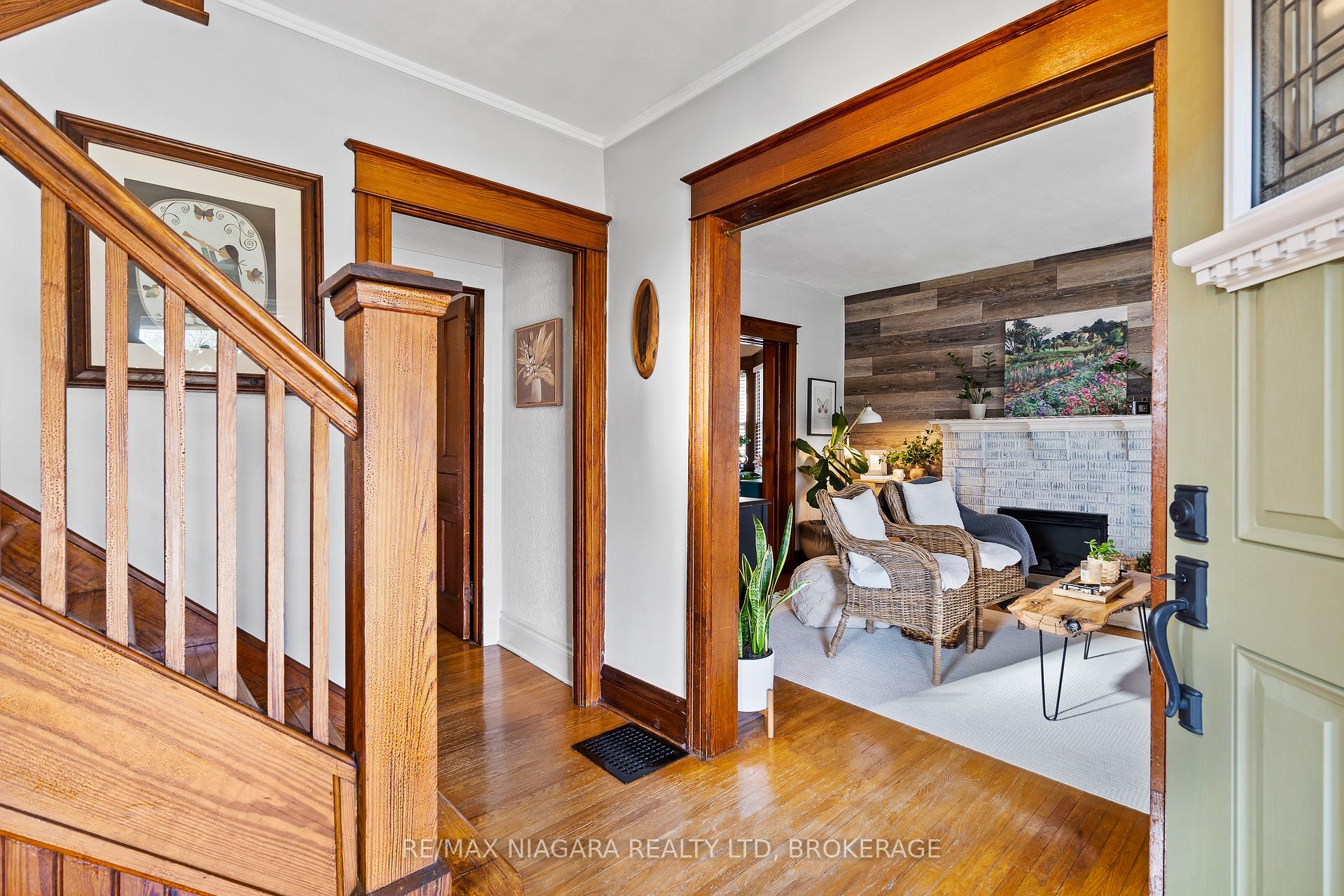 Photo 9 of 39 Turner Crescent, St. Catharines, Oakdale — HOMEH
