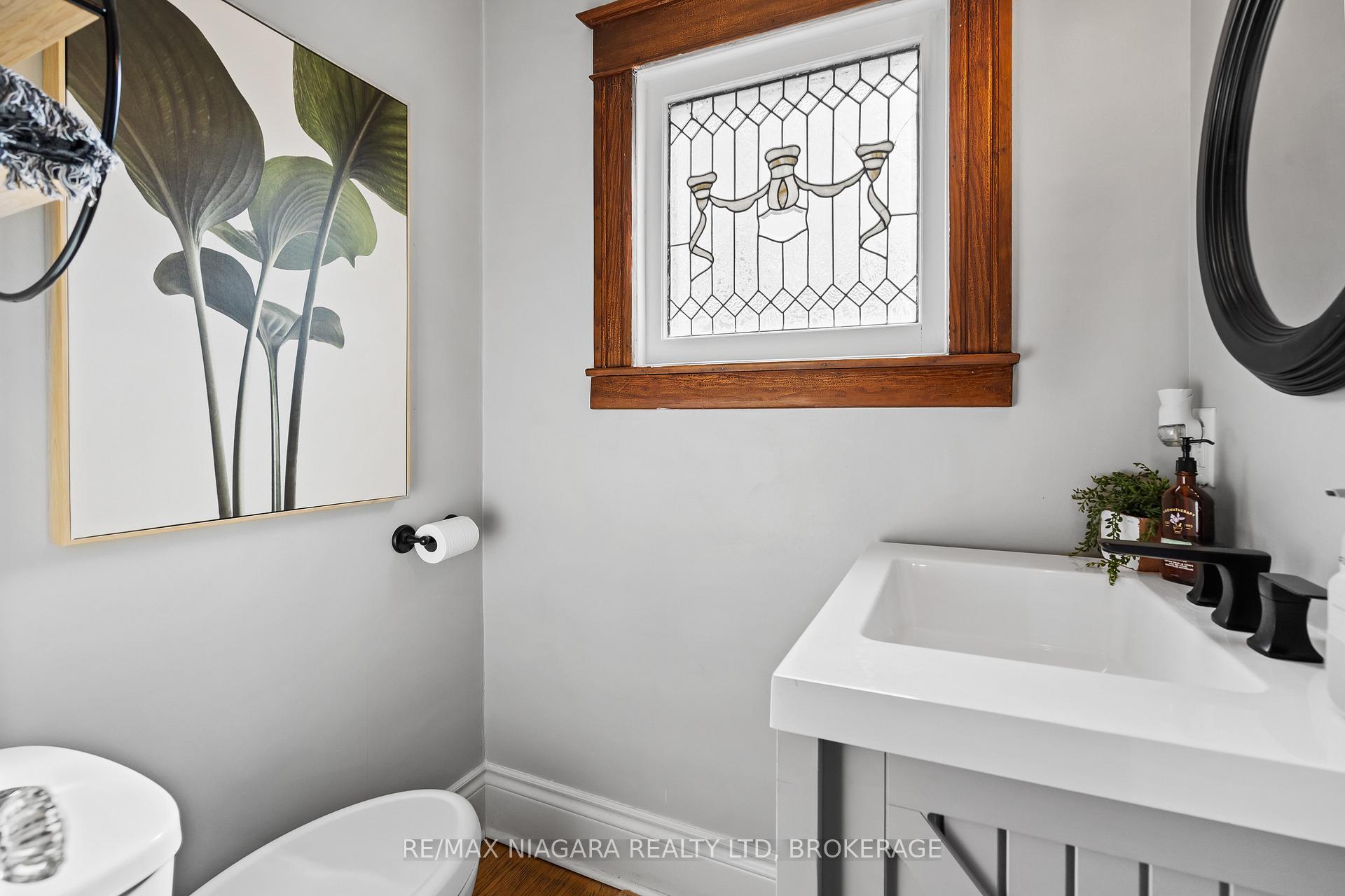 Photo 10 of 39 Turner Crescent, St. Catharines, Oakdale — HOMEH