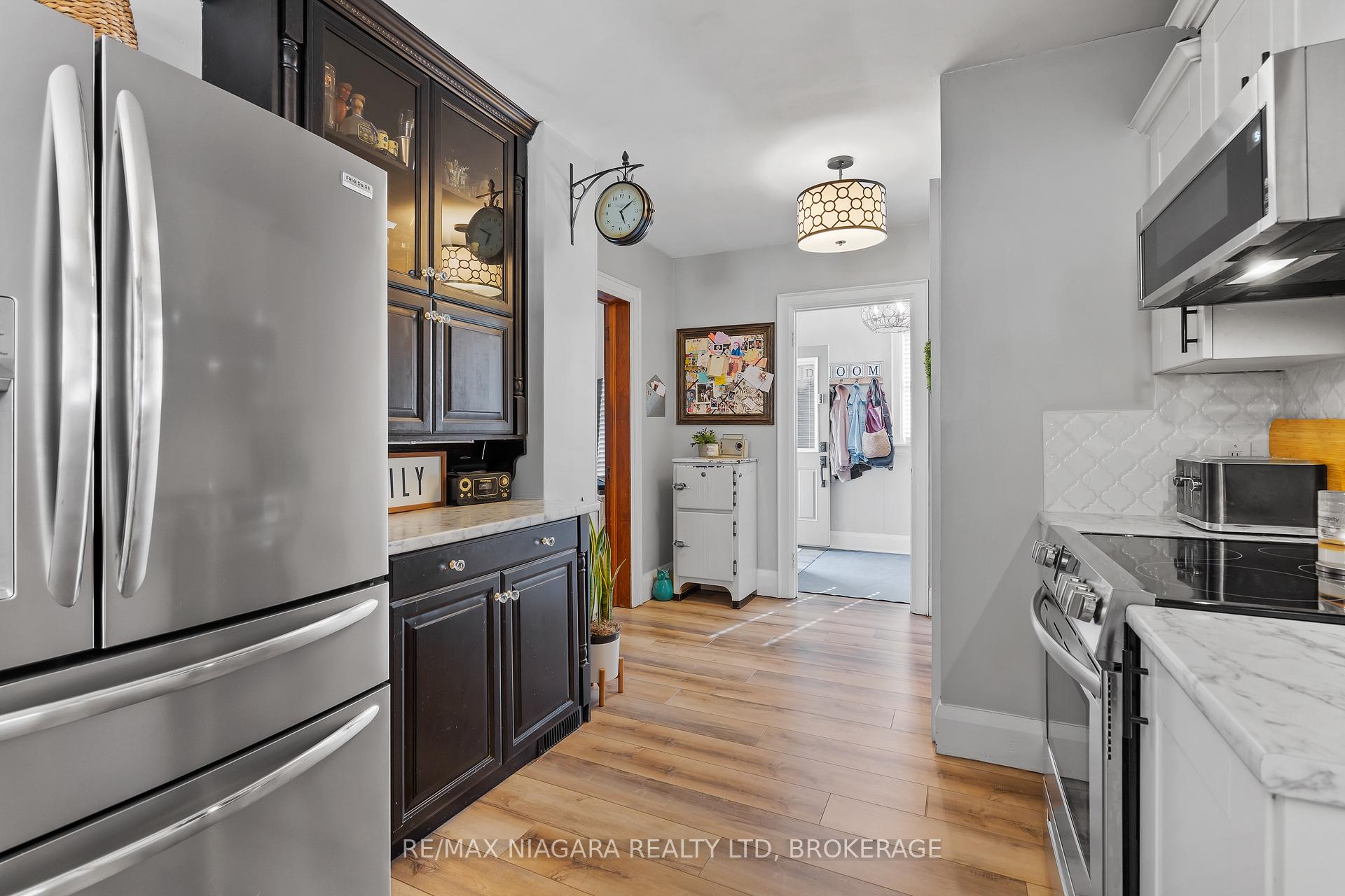 Photo 19 of 39 Turner Crescent, St. Catharines, Oakdale — HOMEH