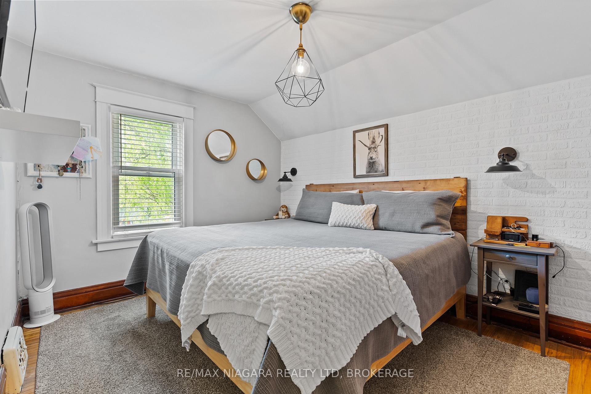 Photo 29 of 39 Turner Crescent, St. Catharines, Oakdale — HOMEH