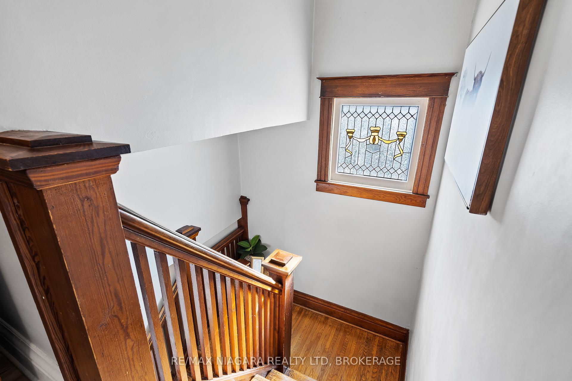 Photo 32 of 39 Turner Crescent, St. Catharines, Oakdale — HOMEH