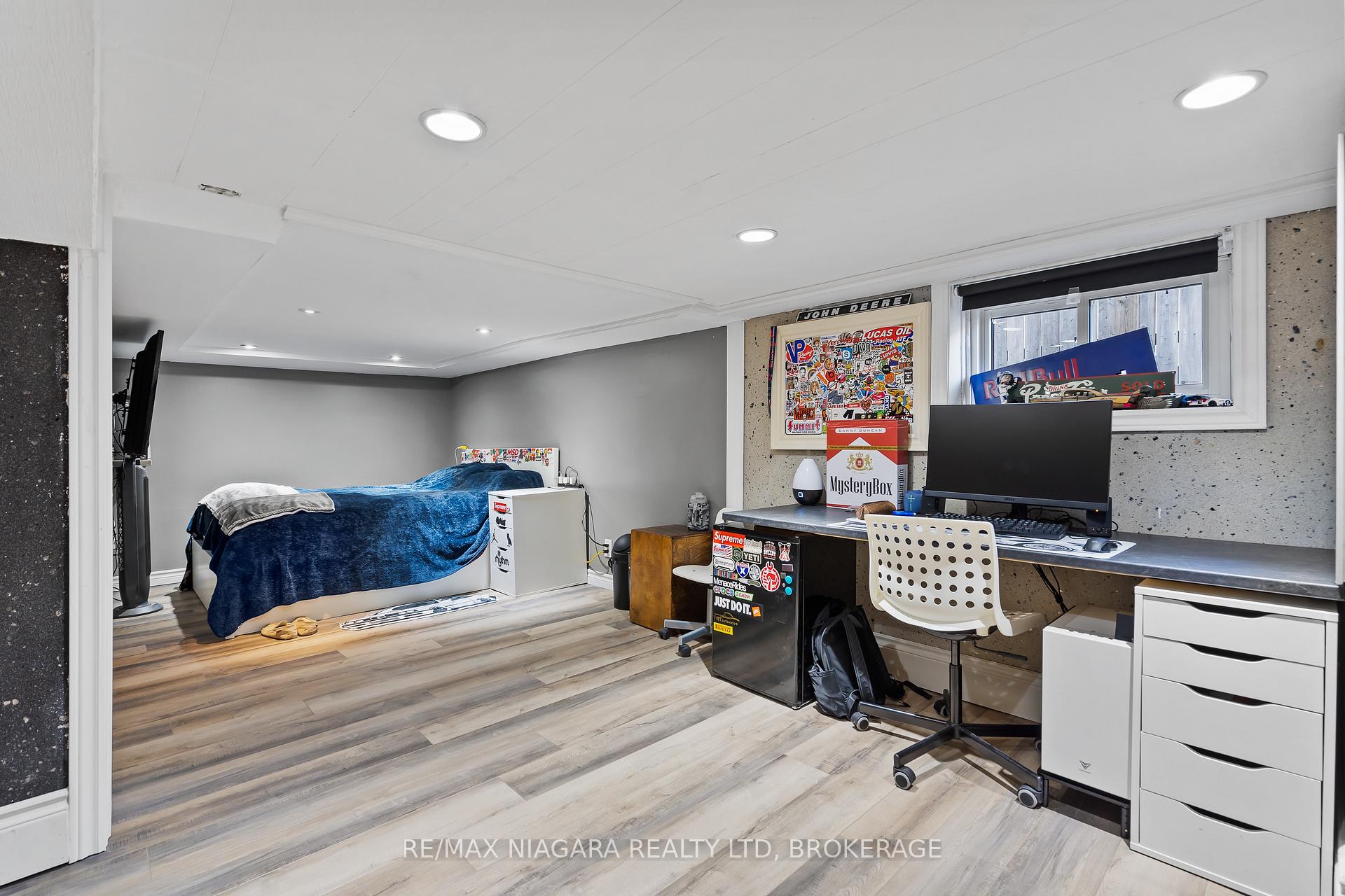 Photo 33 of 39 Turner Crescent, St. Catharines, Oakdale — HOMEH