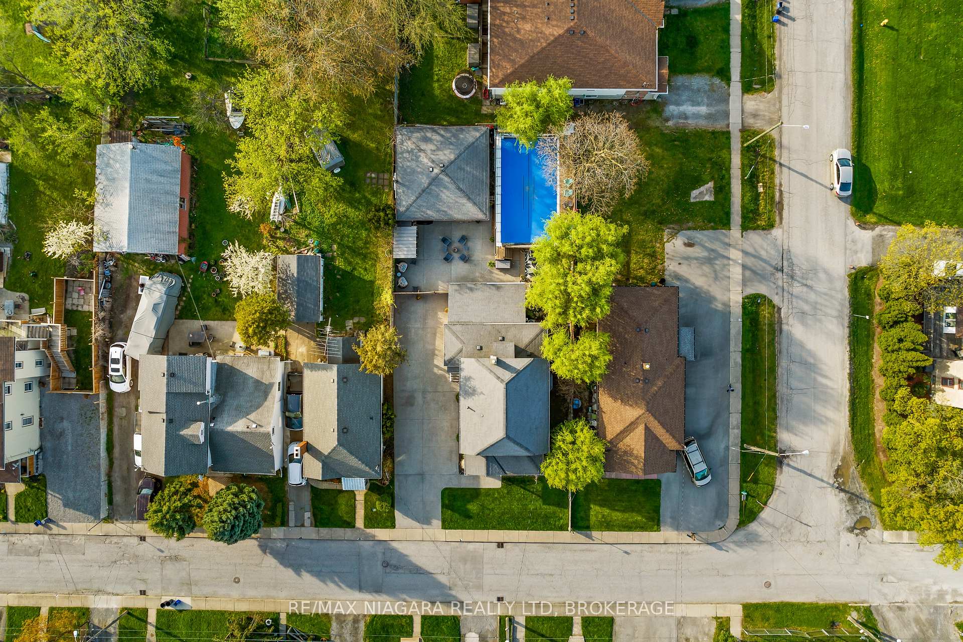 Photo 45 of 39 Turner Crescent, St. Catharines, Oakdale — HOMEH