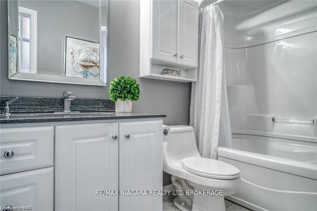Photo 10 of 253 St Augustine Drive, St. Catharines, Secord Woods — HOMEH