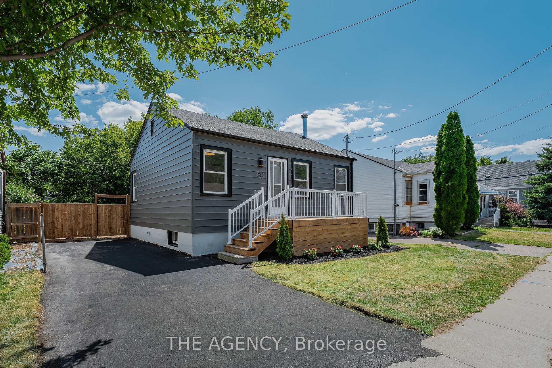 Photo 1 of 38 Parkview Road, St. Catharines, Facer — HOMEH