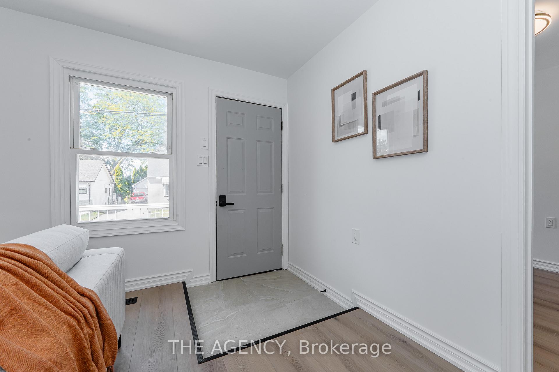 Photo 7 of 38 Parkview Road, St. Catharines, Facer — HOMEH