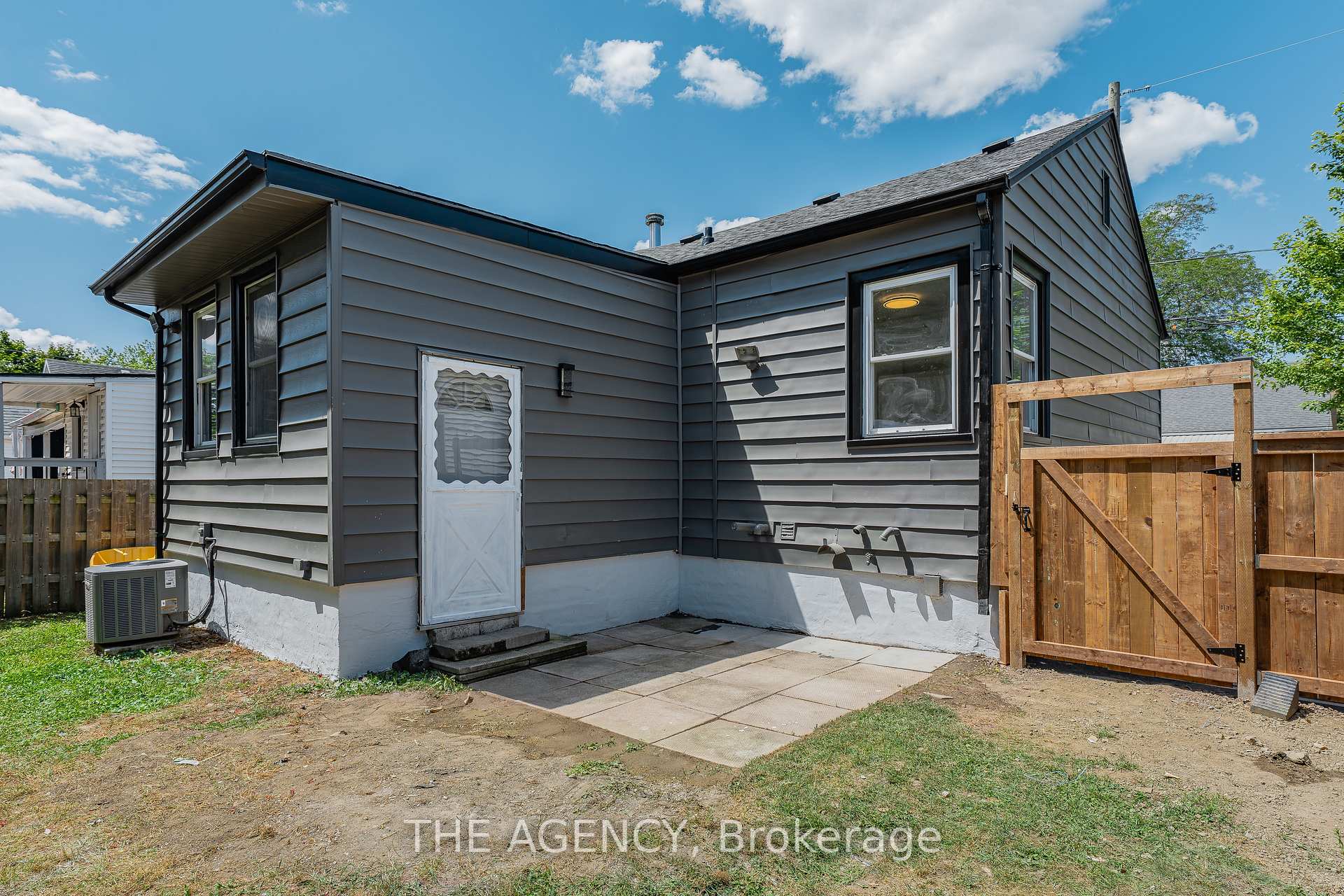 Photo 44 of 38 Parkview Road, St. Catharines, Facer — HOMEH
