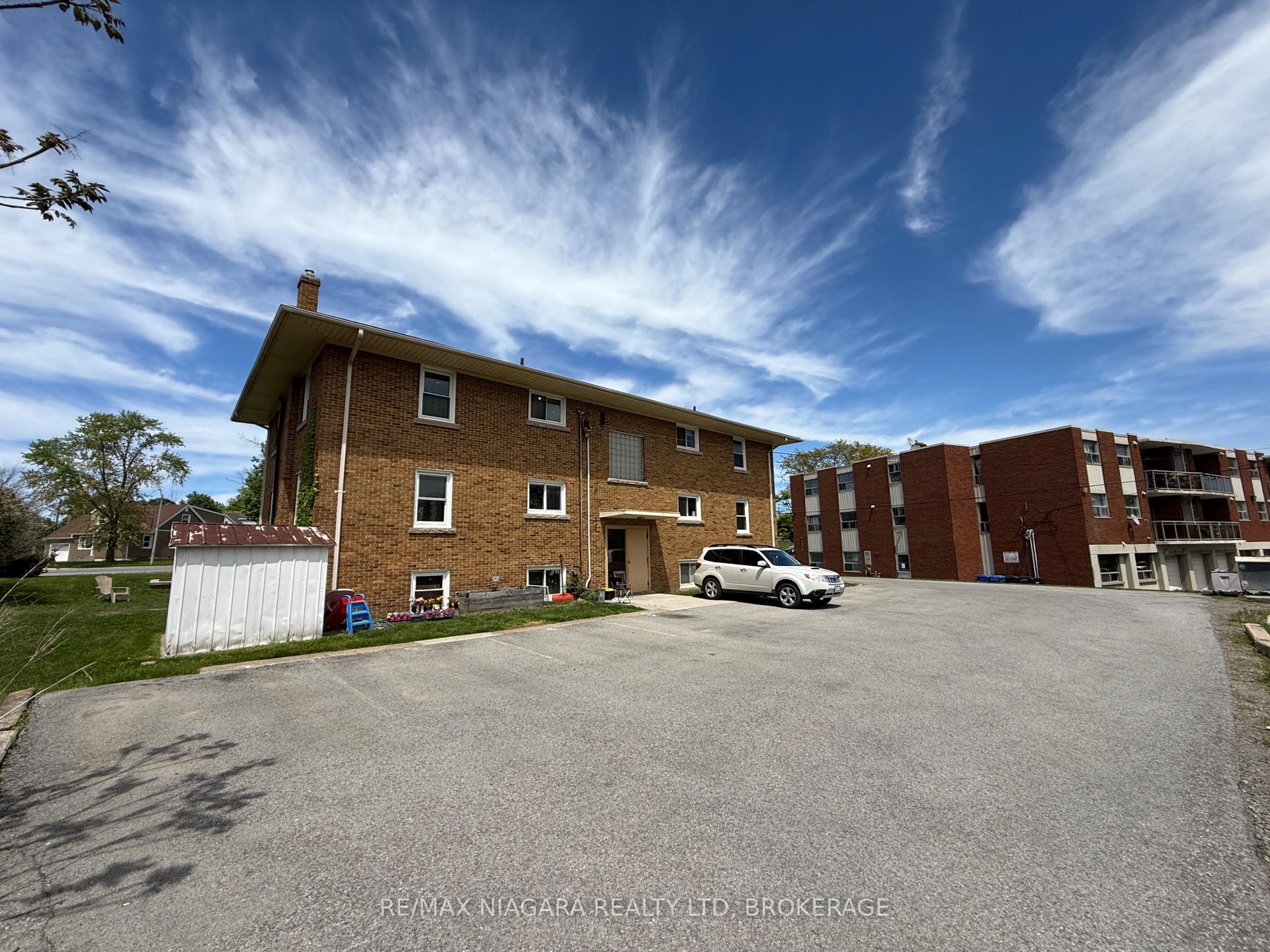 Photo 4 of Unit 4, 9 Riverview Boulevard, St. Catharines, Glendale/Glenridge — HOMEH
