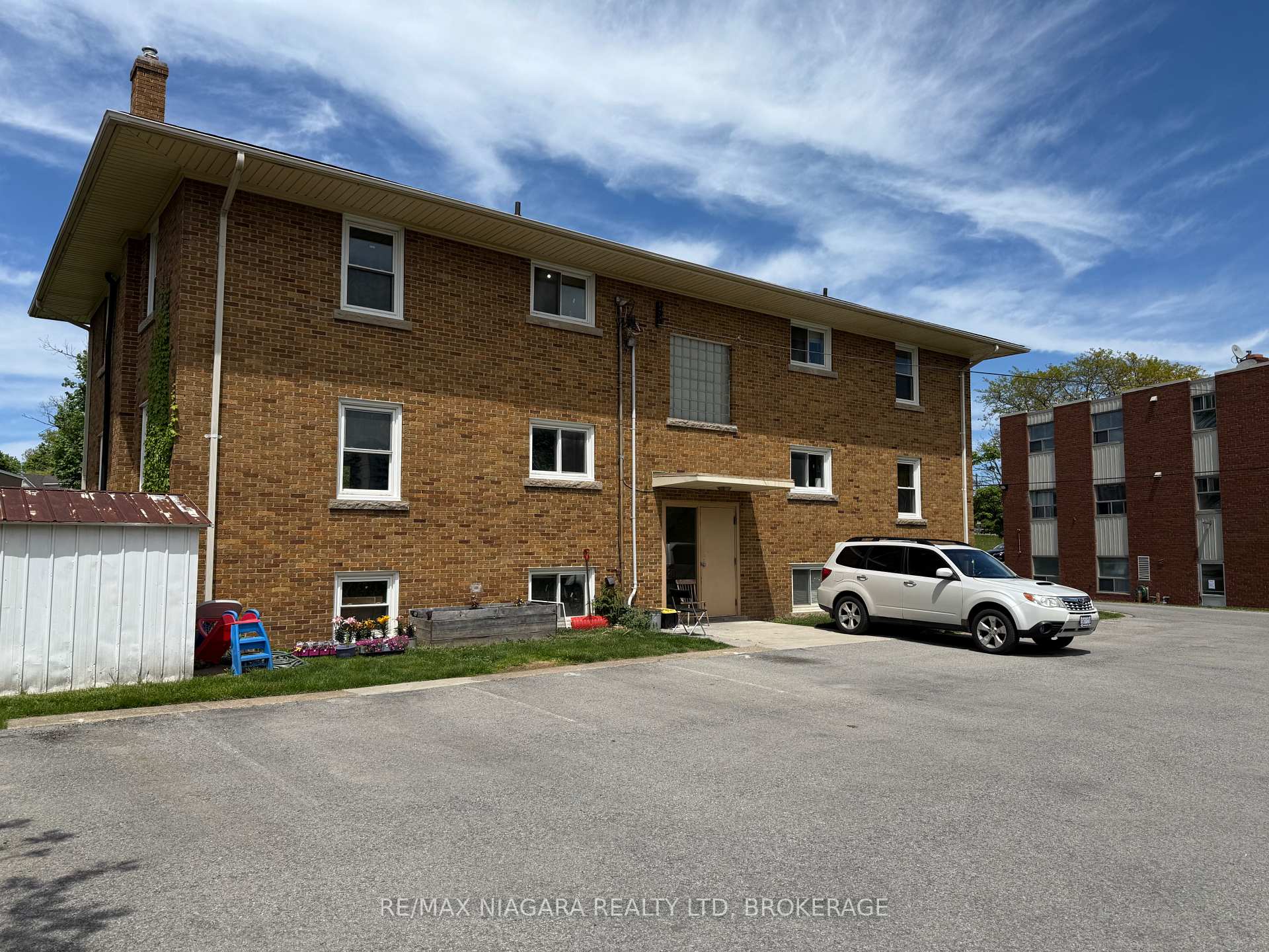Photo 5 of Unit 4, 9 Riverview Boulevard, St. Catharines, Glendale/Glenridge — HOMEH