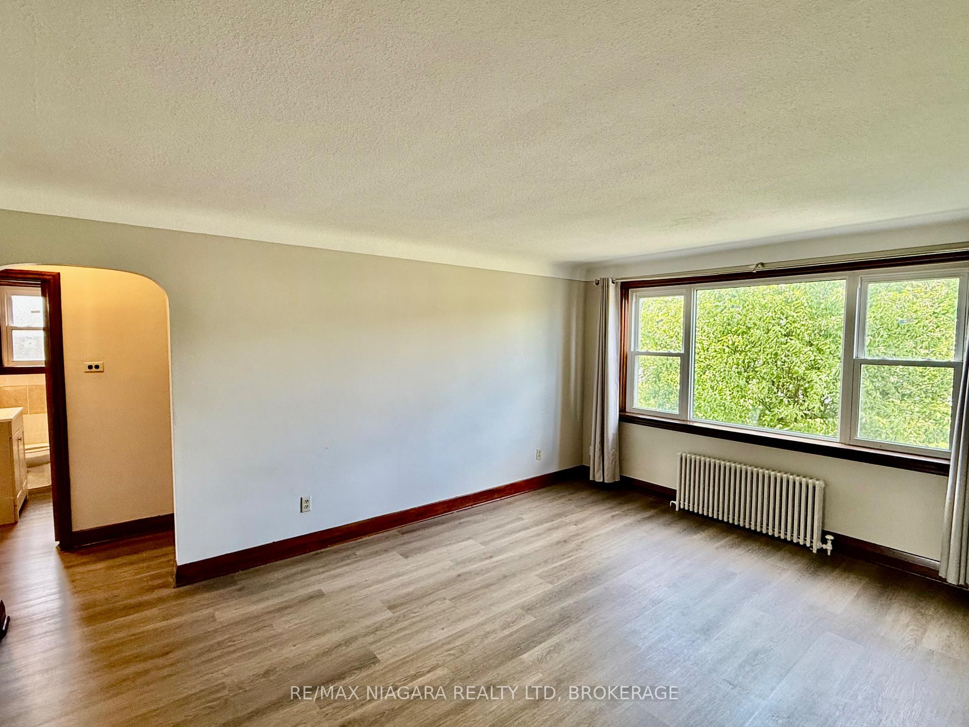 Photo 10 of Unit 4, 9 Riverview Boulevard, St. Catharines, Glendale/Glenridge — HOMEH