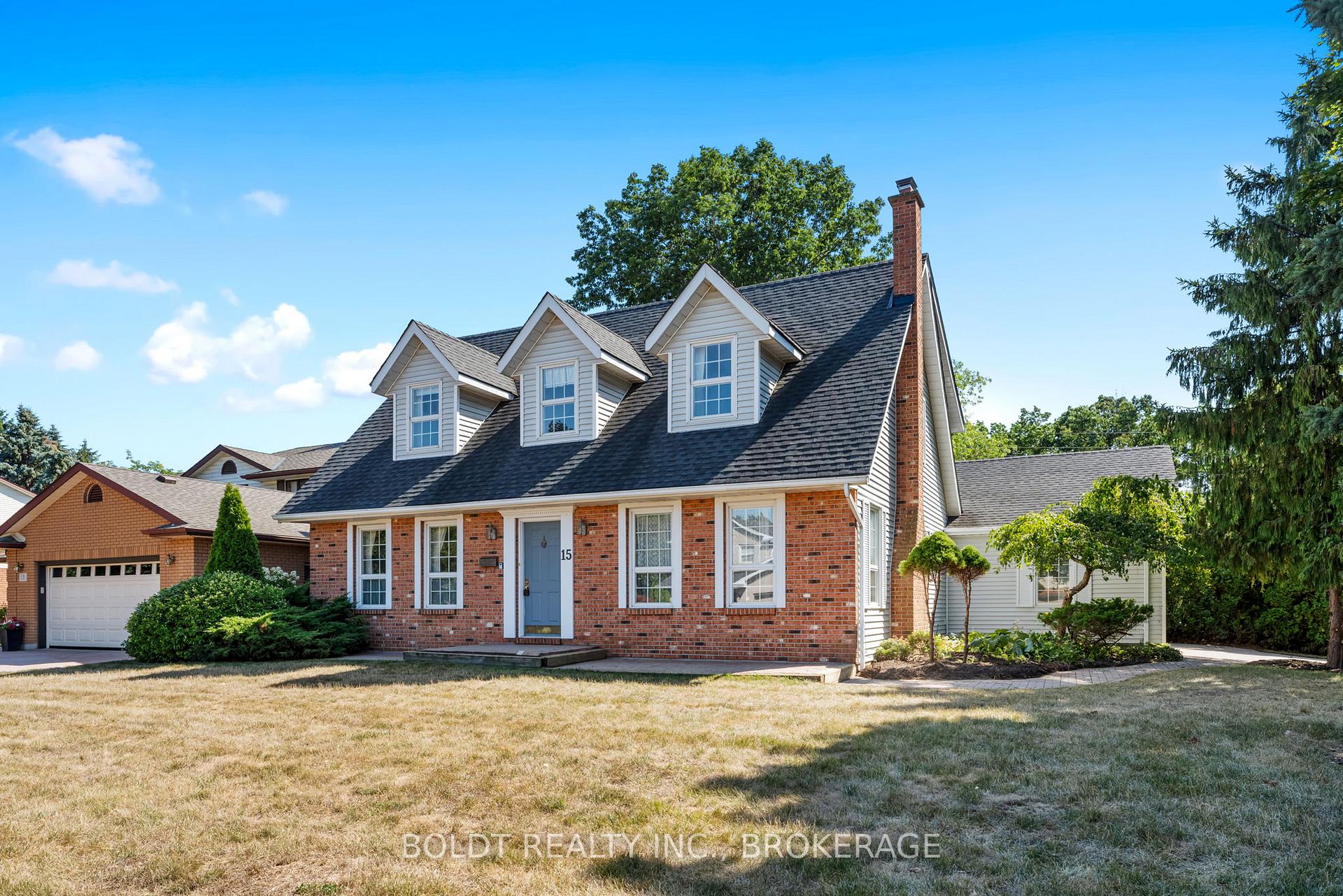 Front of 15 Macintosh Crescent
