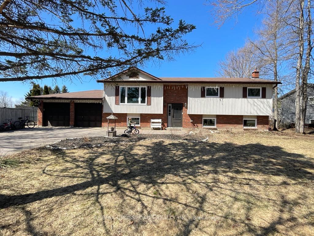 Front of 3966 Horseshoe Valley Road W
