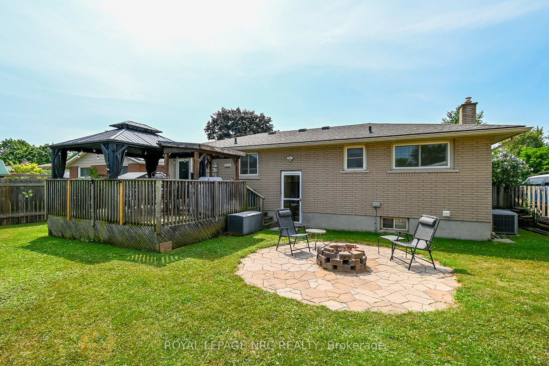 Photo 5 of 7 Greemore Court, St. Catharines, Carlton/Bunting — HOMEH
