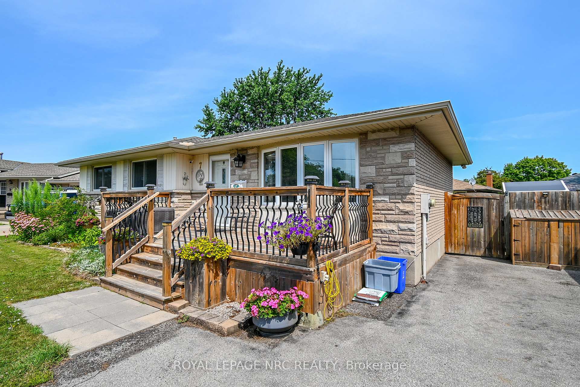 Photo 10 of 7 Greemore Court, St. Catharines, Carlton/Bunting — HOMEH