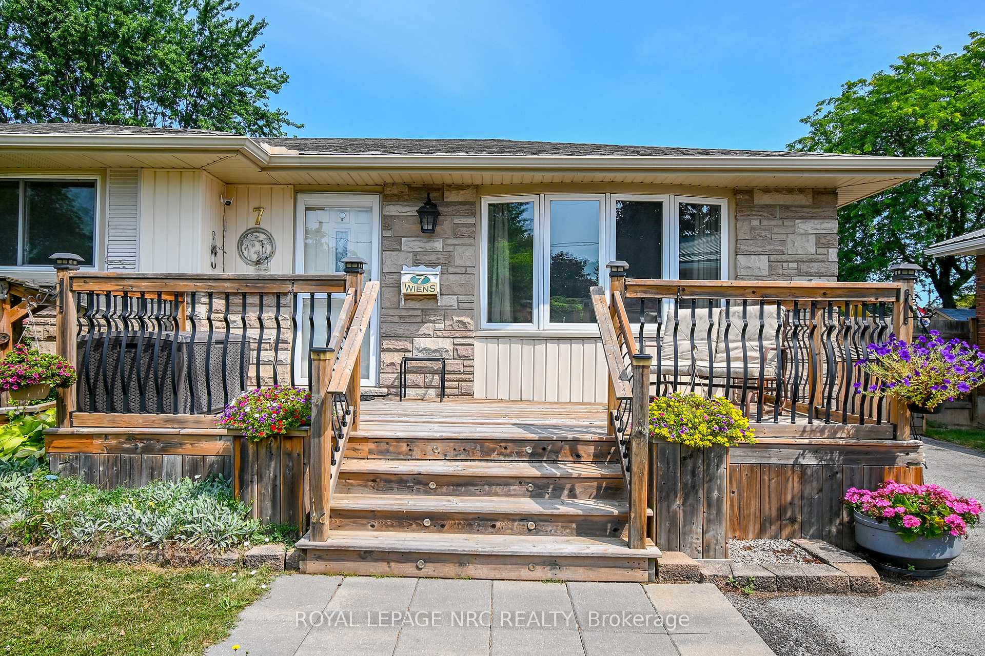 Photo 11 of 7 Greemore Court, St. Catharines, Carlton/Bunting — HOMEH