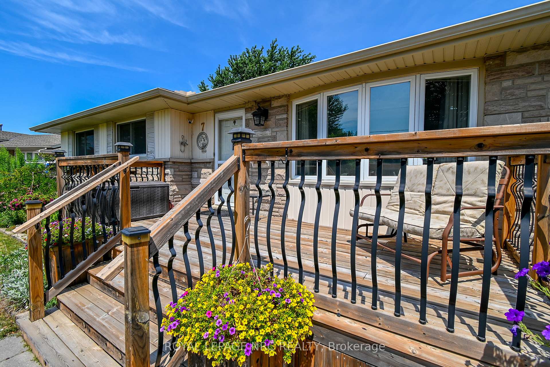 Photo 14 of 7 Greemore Court, St. Catharines, Carlton/Bunting — HOMEH