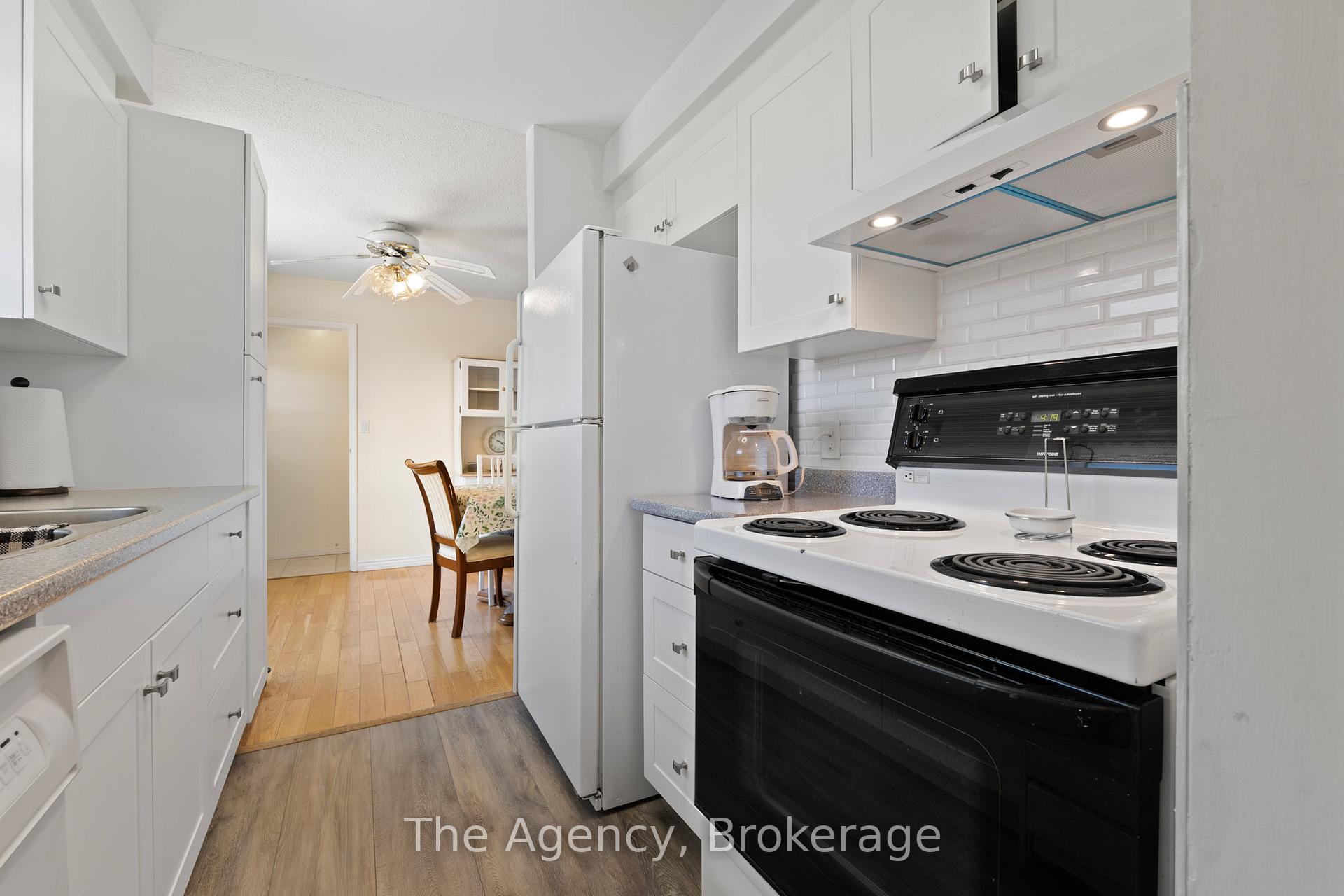 Photo 5 of 21 Loraine Drive, St. Catharines, Oakdale — HOMEH