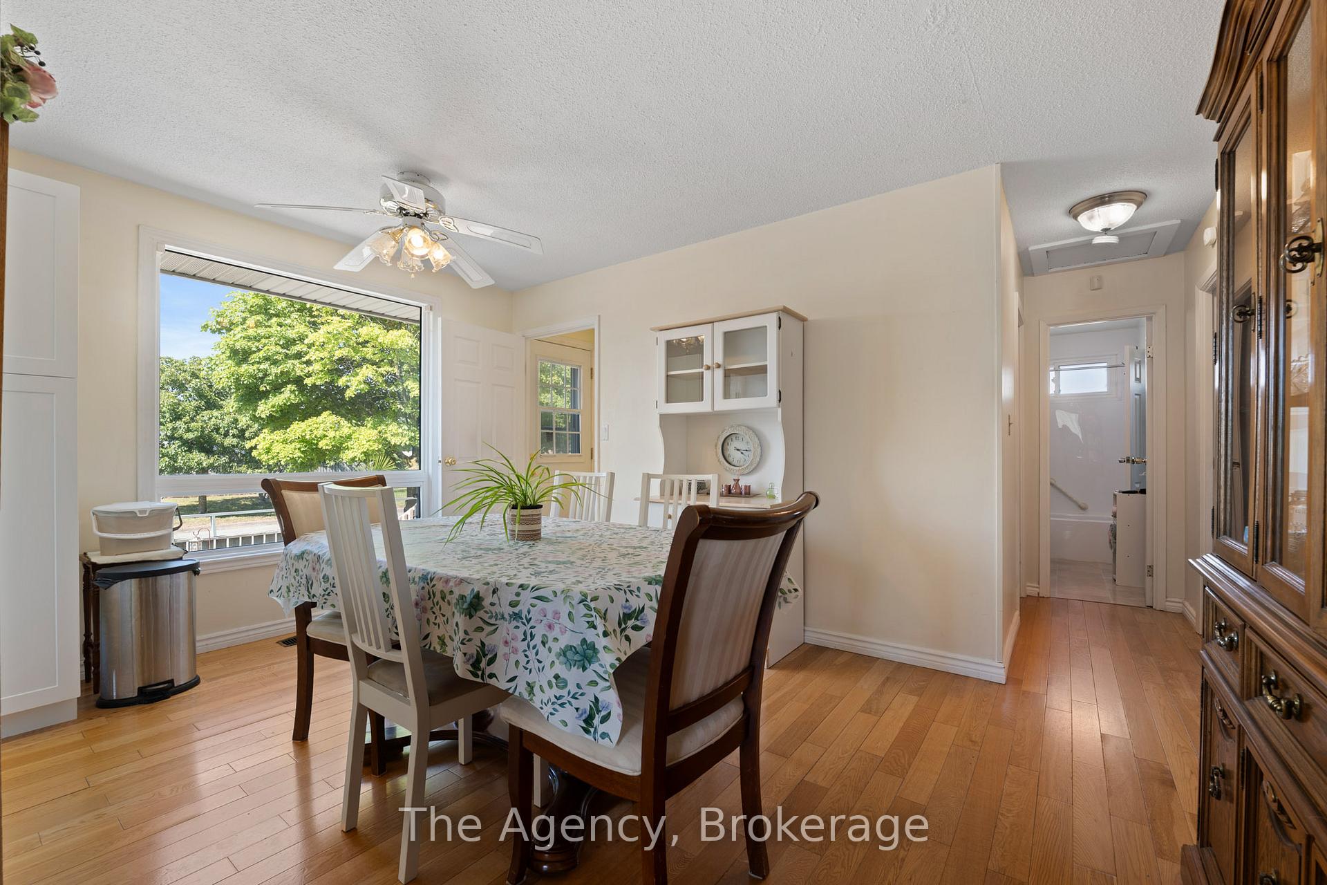 Photo 6 of 21 Loraine Drive, St. Catharines, Oakdale — HOMEH