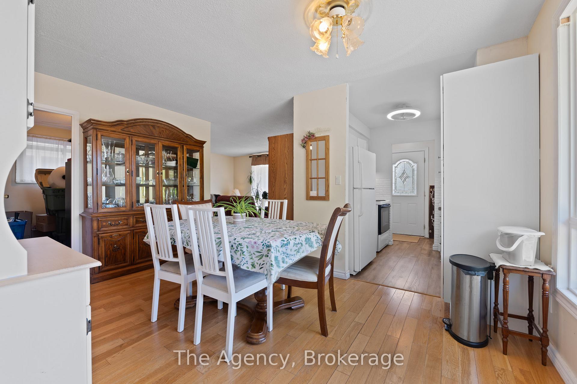 Photo 8 of 21 Loraine Drive, St. Catharines, Oakdale — HOMEH