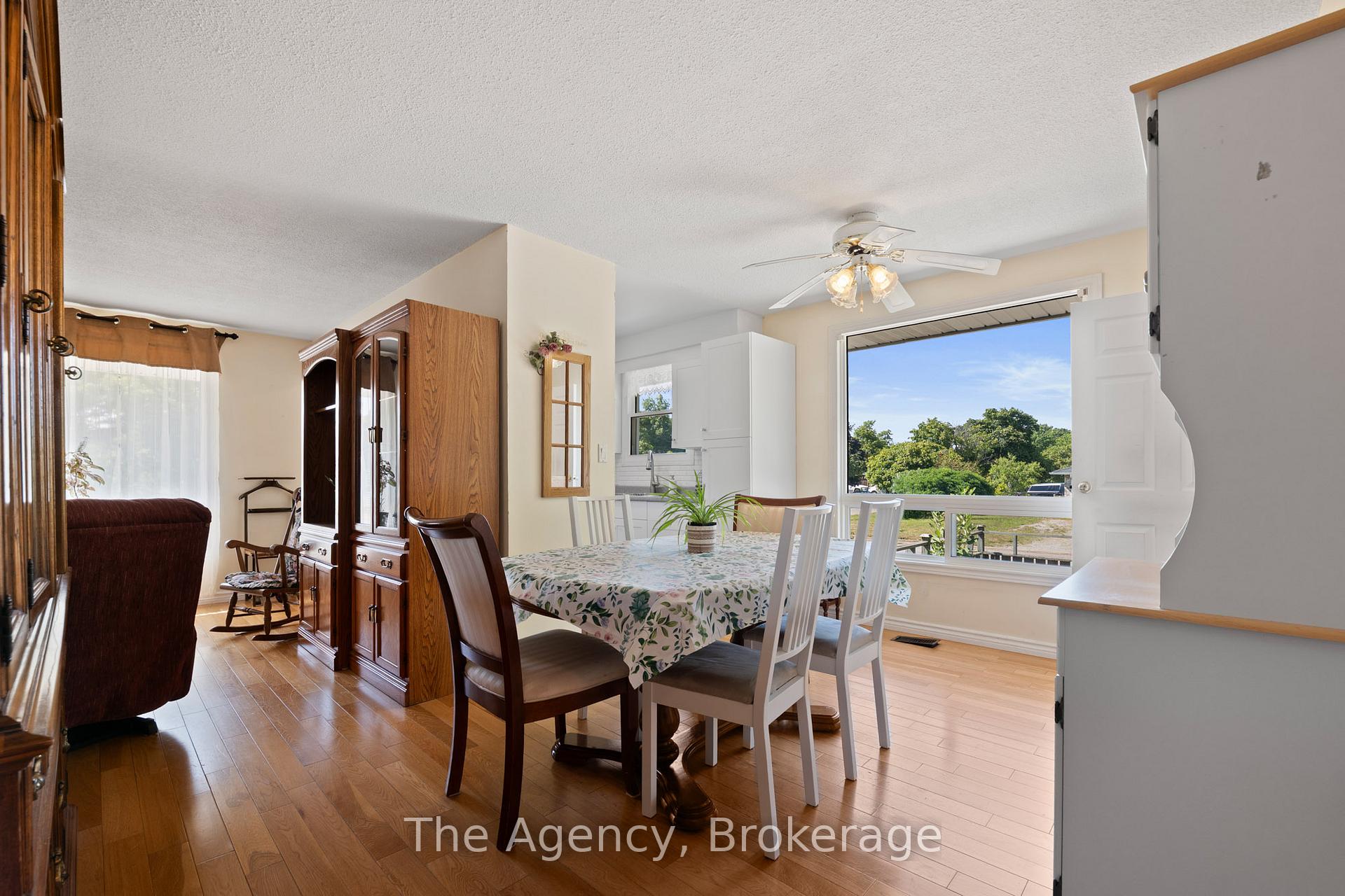 Photo 9 of 21 Loraine Drive, St. Catharines, Oakdale — HOMEH