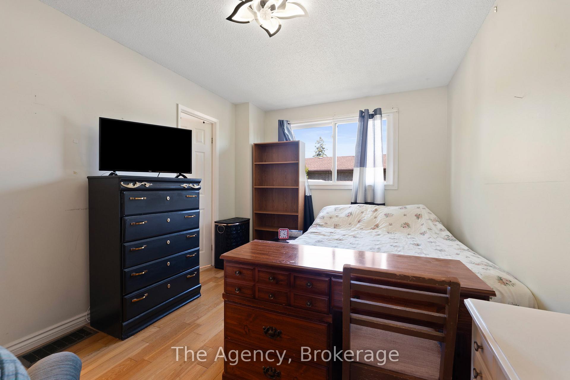 Photo 14 of 21 Loraine Drive, St. Catharines, Oakdale — HOMEH