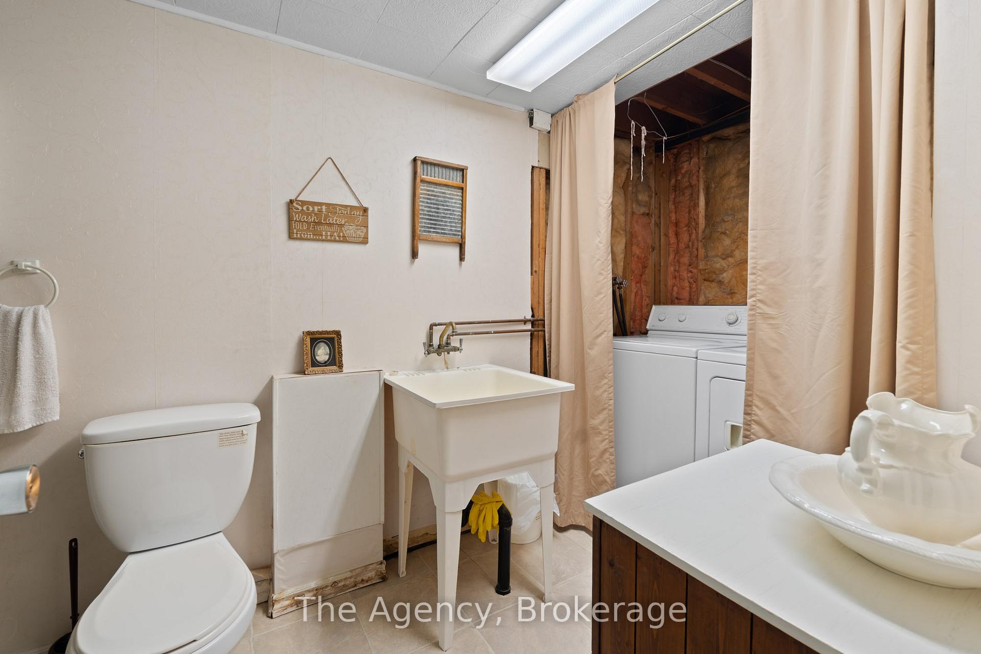 Photo 22 of 21 Loraine Drive, St. Catharines, Oakdale — HOMEH