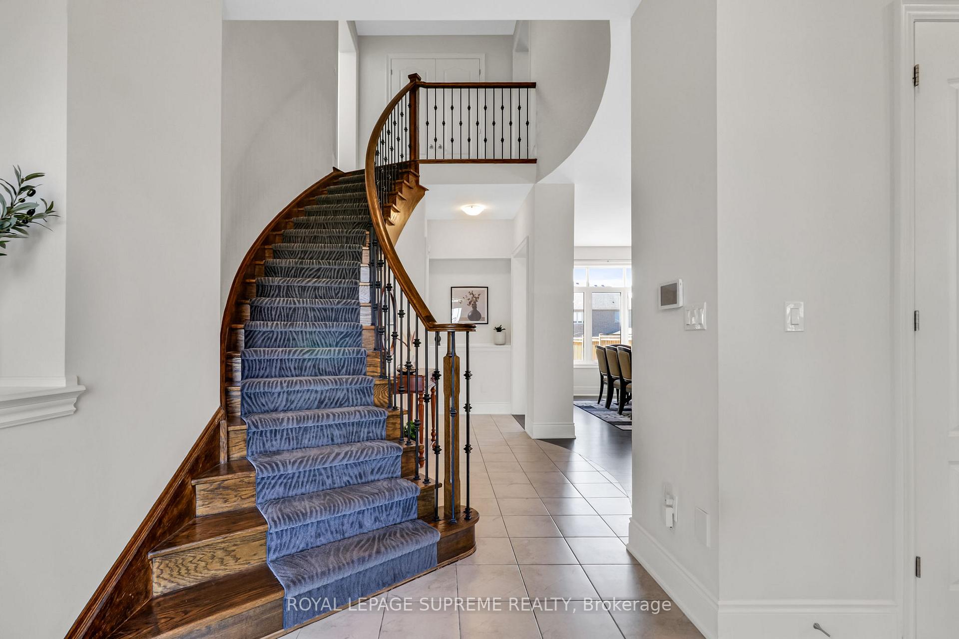 Photo 3 of 81 Redmond Crescent, Springwater, Centre Vespra — HOMEH