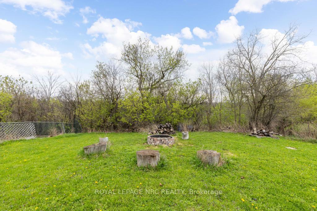Photo 16 of 29 Hillview Road N, St. Catharines, Western Hill — HOMEH