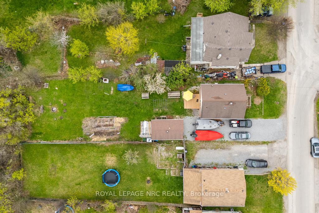 Photo 19 of 29 Hillview Road N, St. Catharines, Western Hill — HOMEH