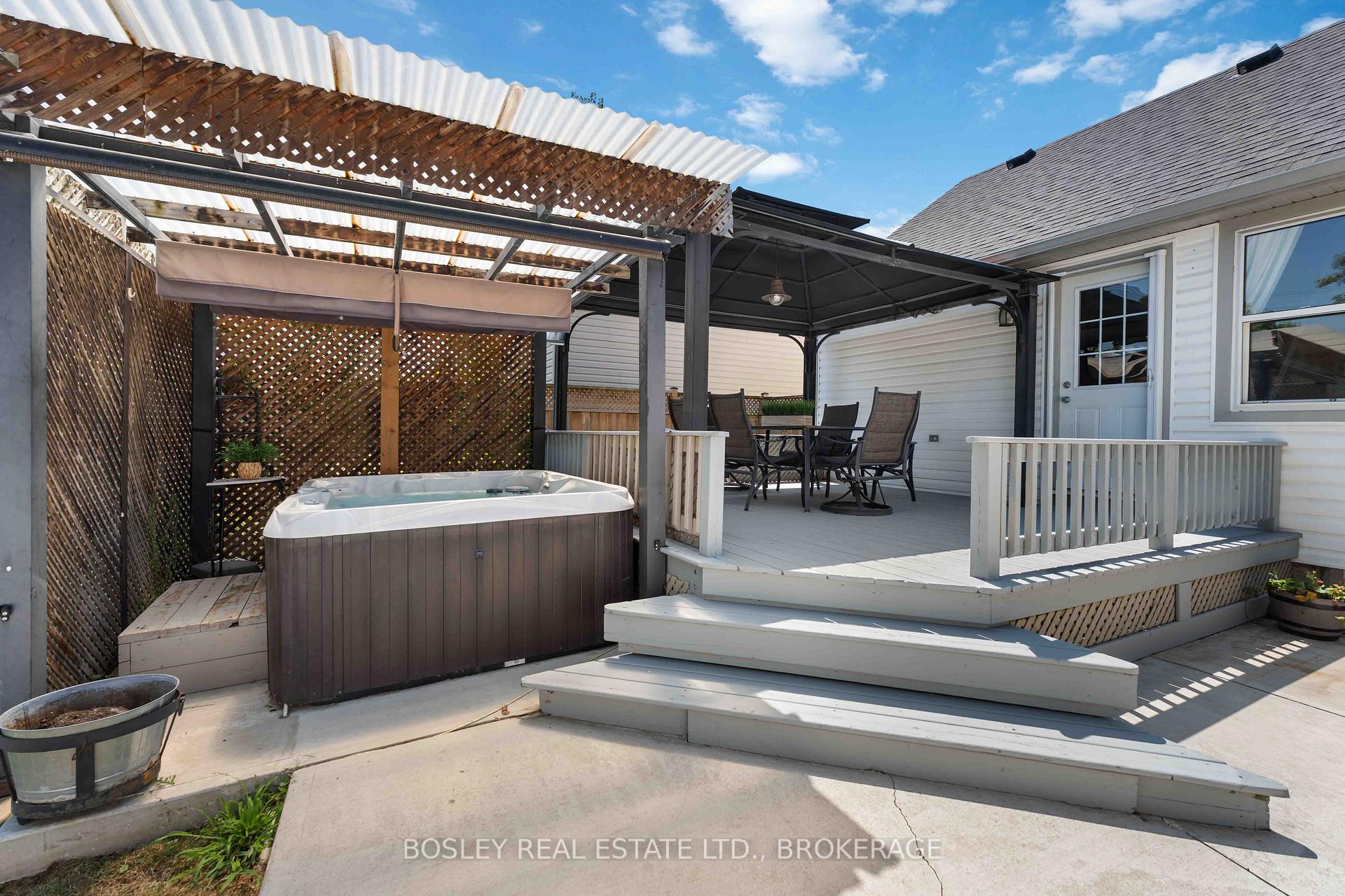 Photo 7 of 125 Powerview Avenue, St. Catharines, Western Hill — HOMEH