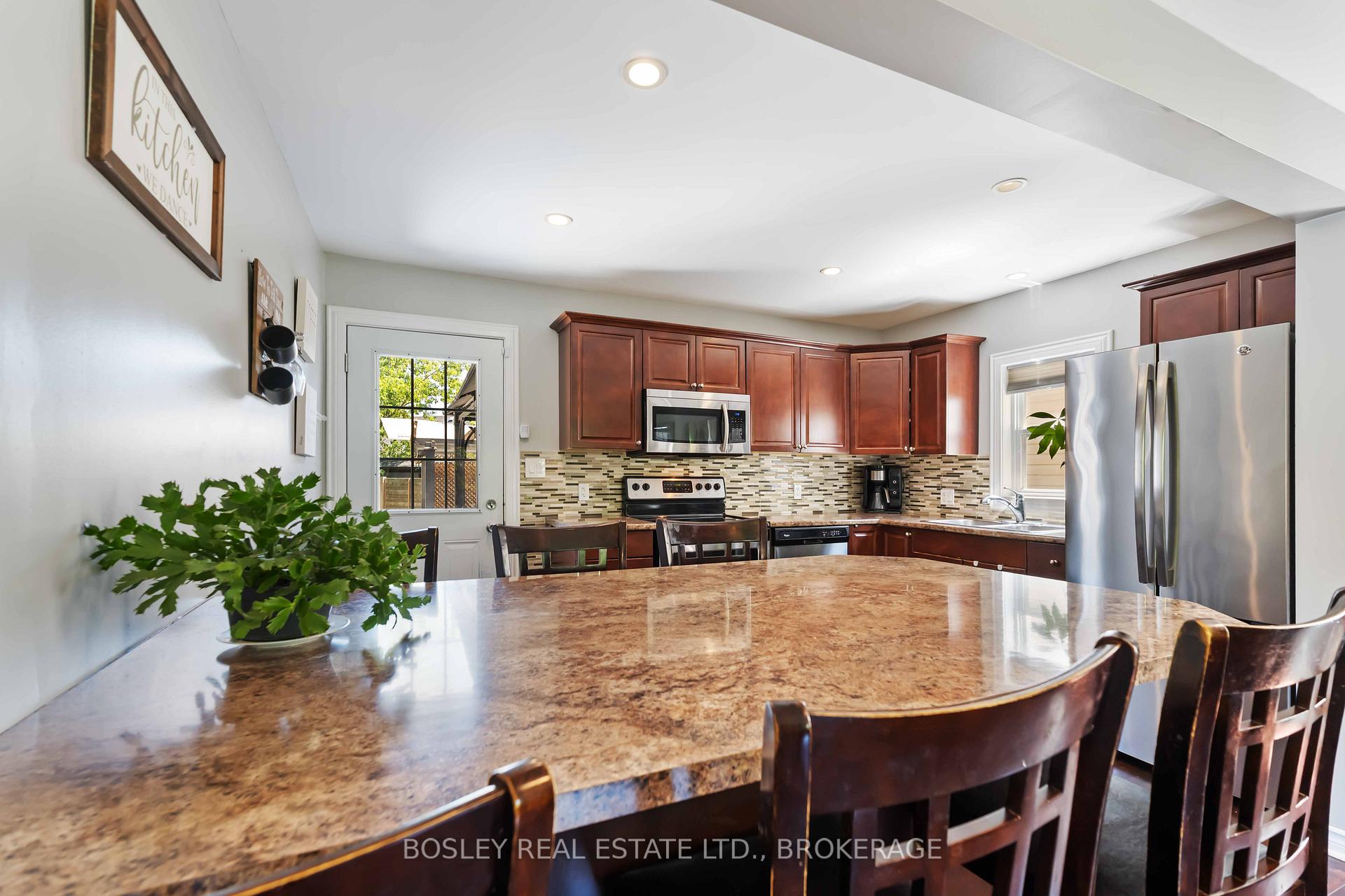 Photo 12 of 125 Powerview Avenue, St. Catharines, Western Hill — HOMEH