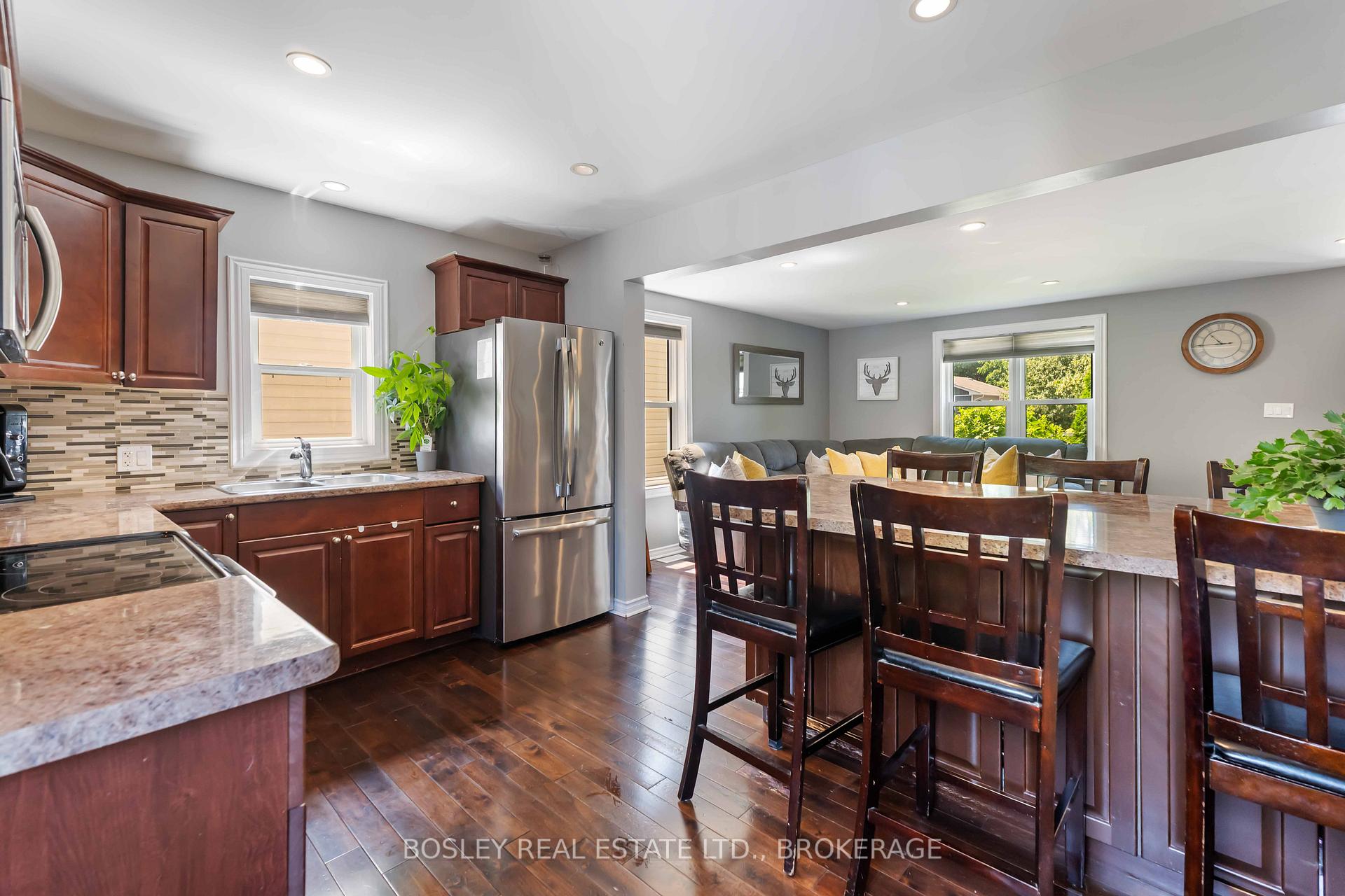 Photo 13 of 125 Powerview Avenue, St. Catharines, Western Hill — HOMEH