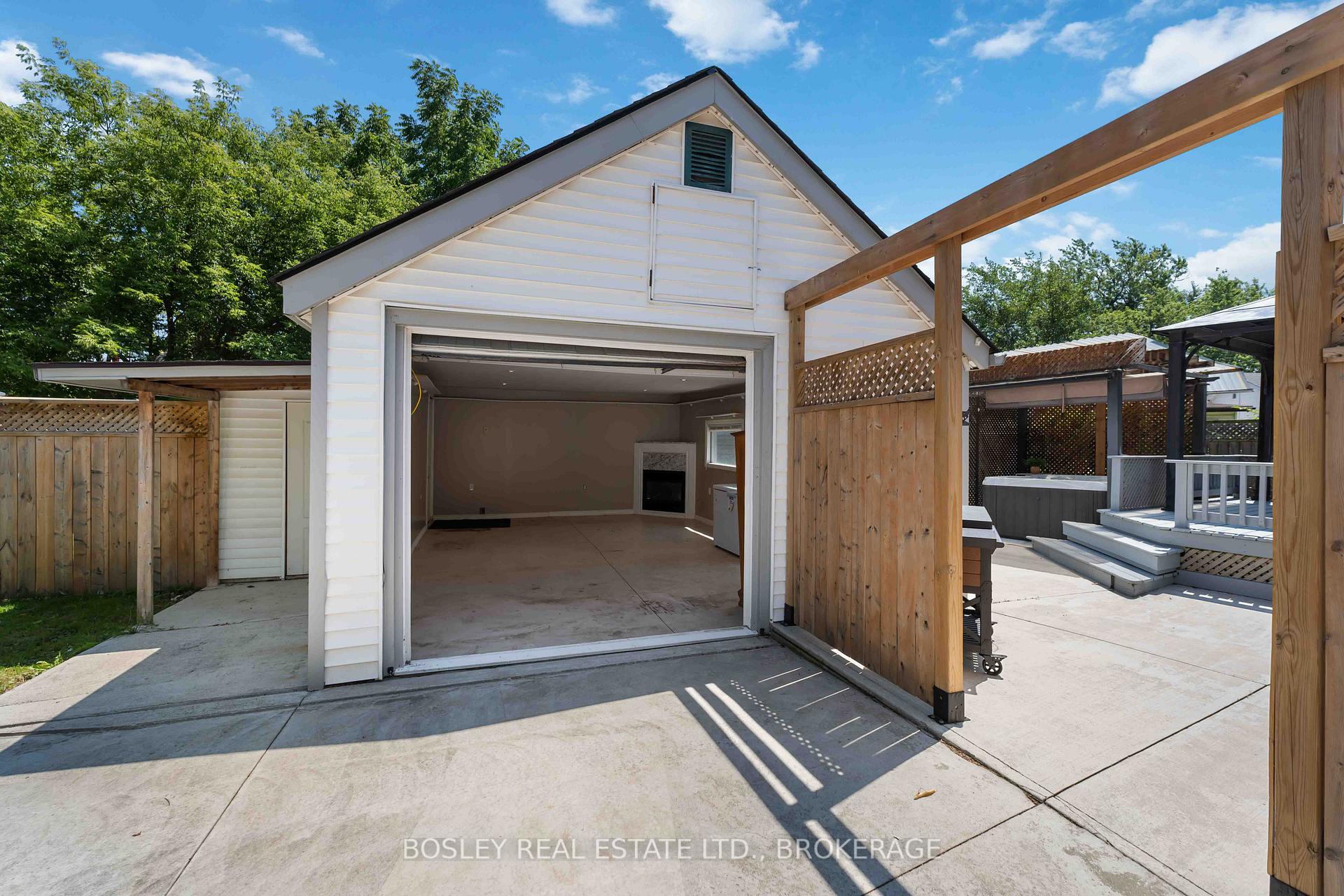 Photo 33 of 125 Powerview Avenue, St. Catharines, Western Hill — HOMEH