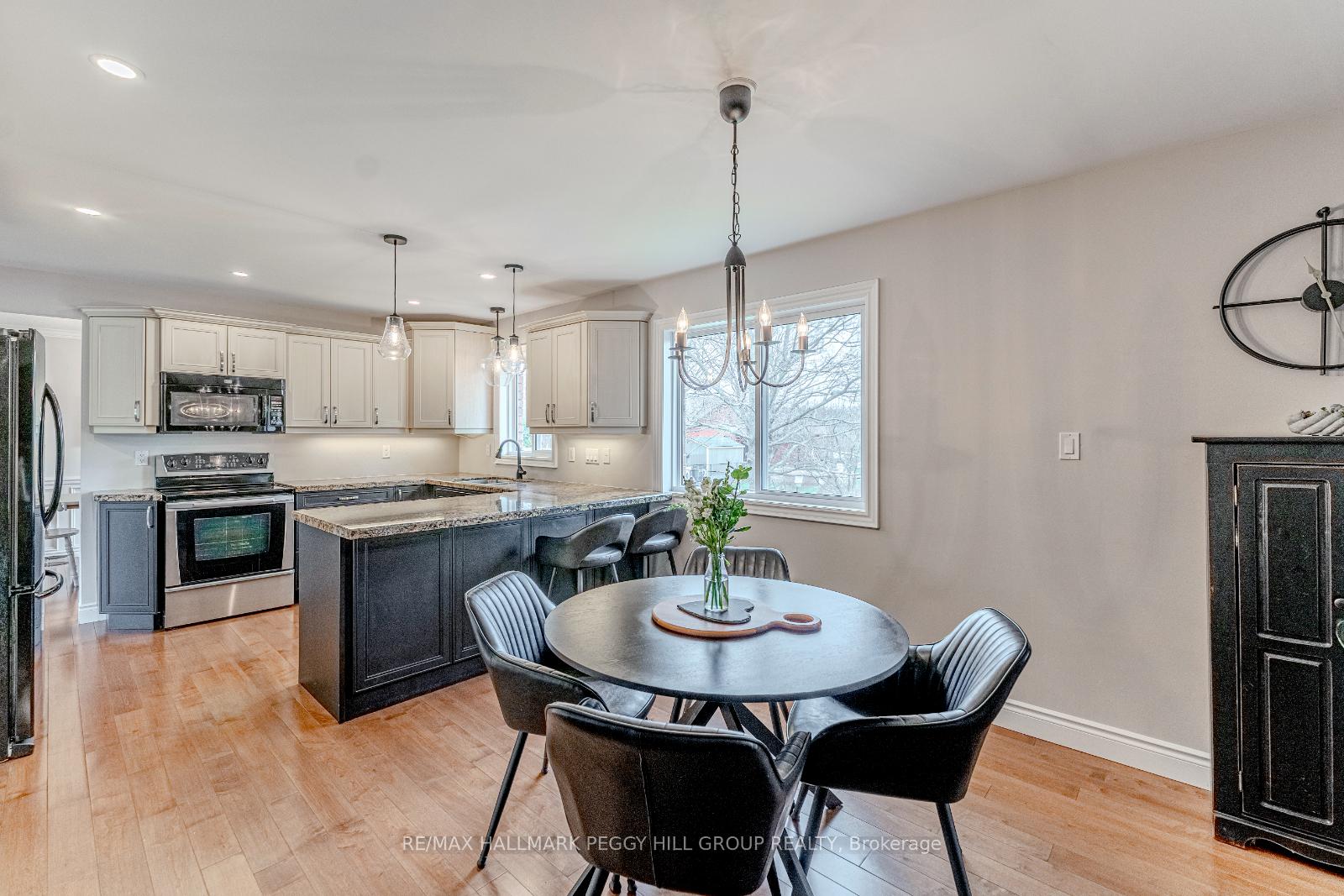 Photo 4 of 4 Heatherwood Drive, Springwater, Midhurst — HOMEH