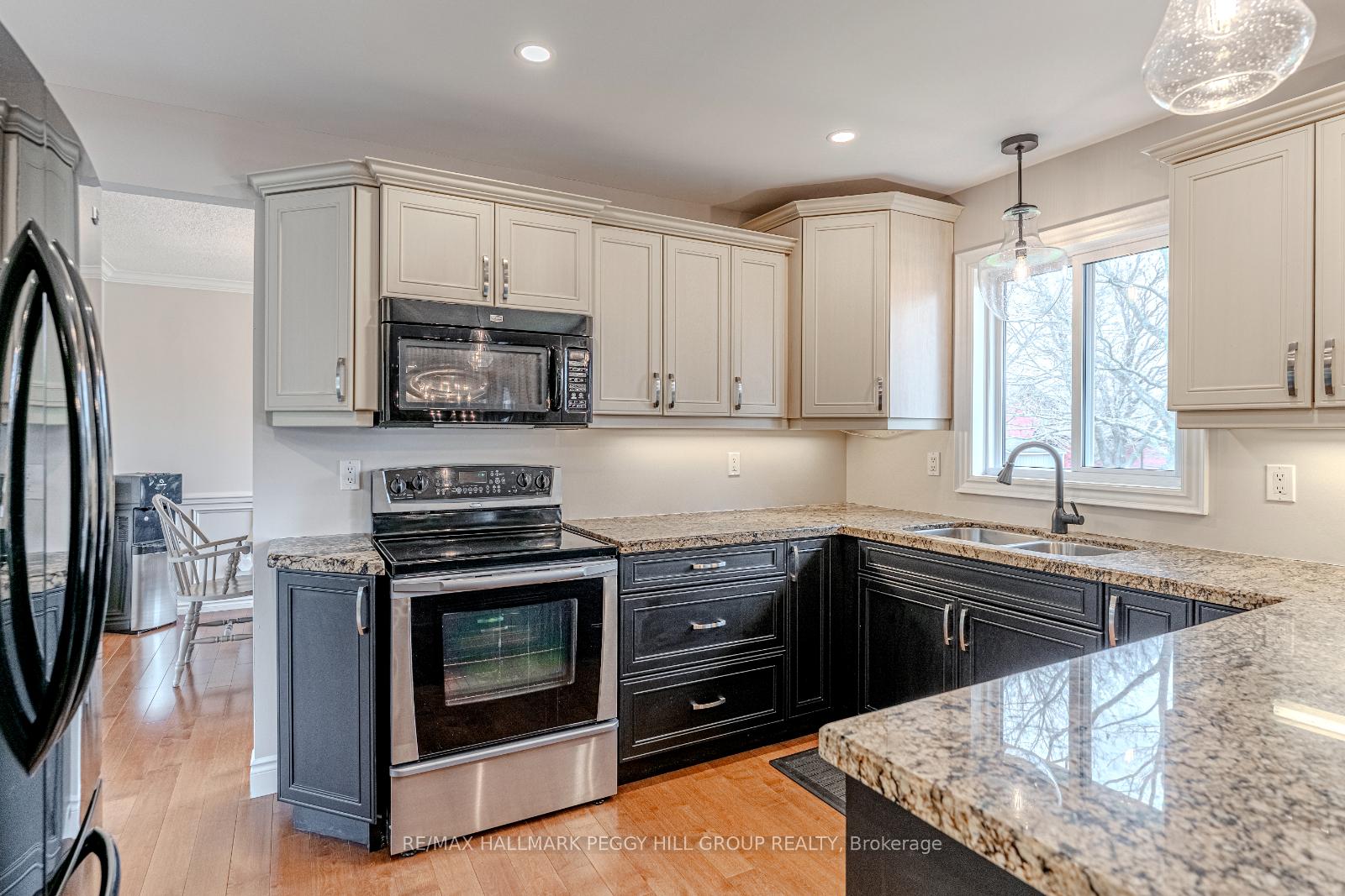 Photo 5 of 4 Heatherwood Drive, Springwater, Midhurst — HOMEH