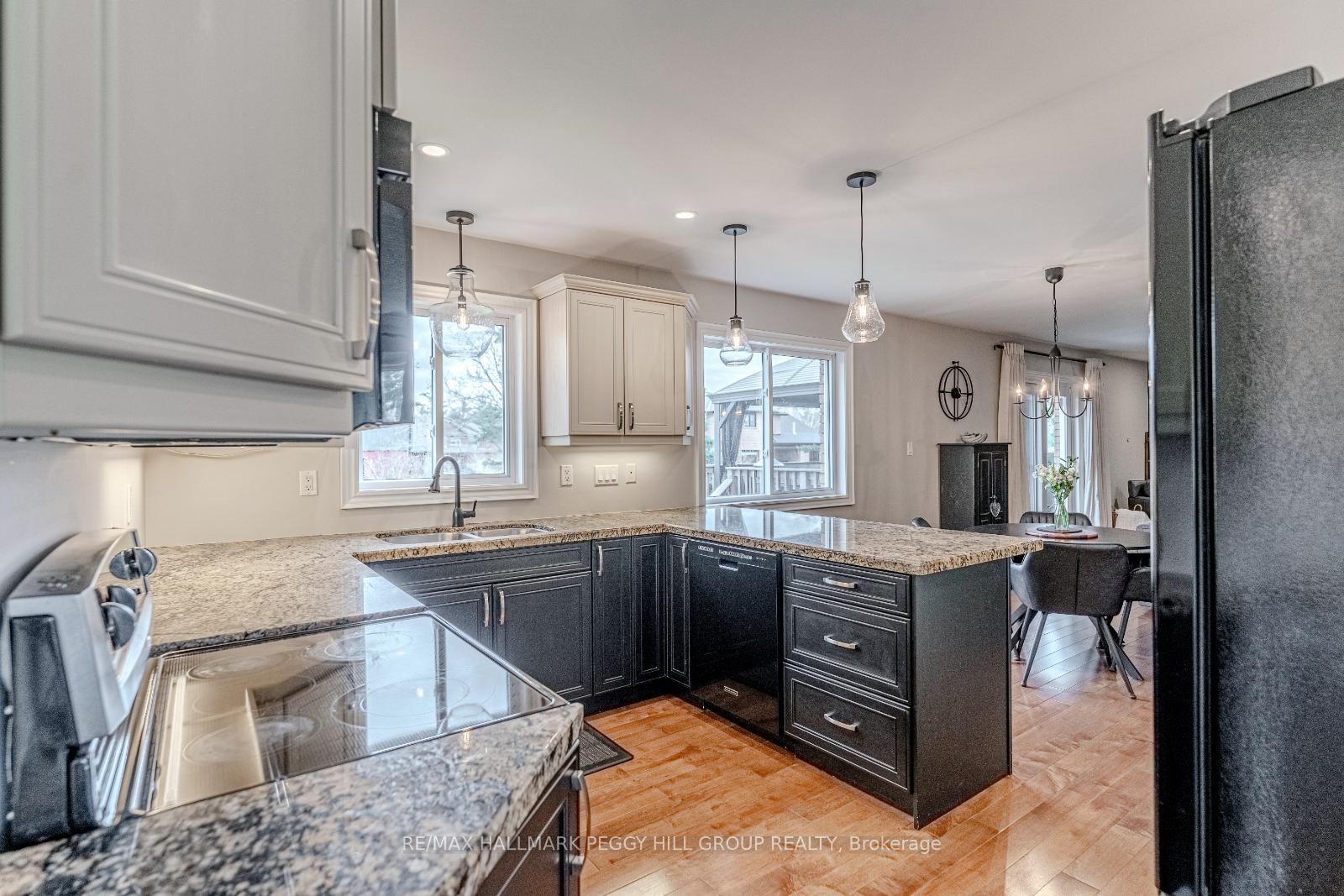 Photo 6 of 4 Heatherwood Drive, Springwater, Midhurst — HOMEH