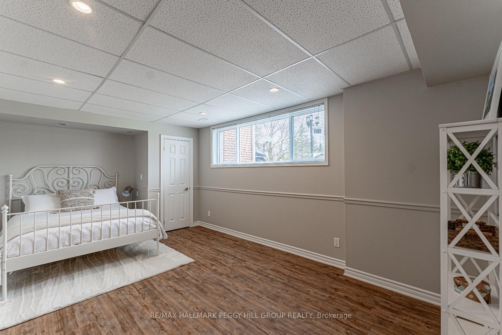 Photo 16 of 4 Heatherwood Drive, Springwater, Midhurst — HOMEH