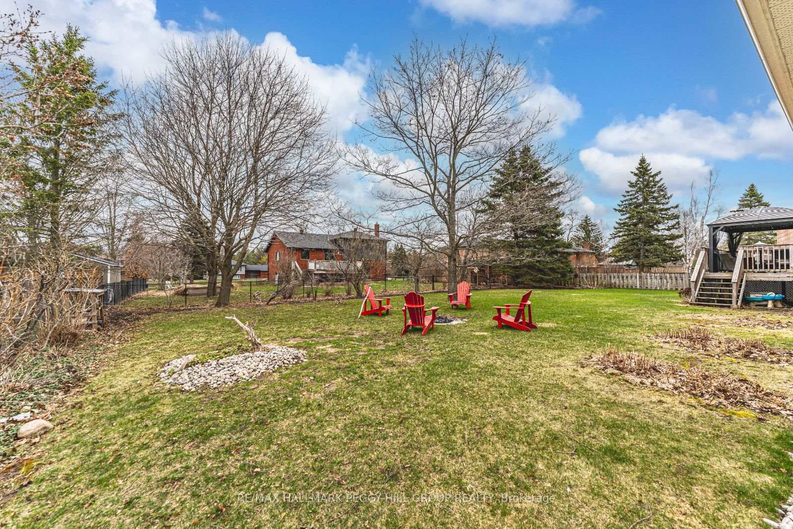 Photo 21 of 4 Heatherwood Drive, Springwater, Midhurst — HOMEH