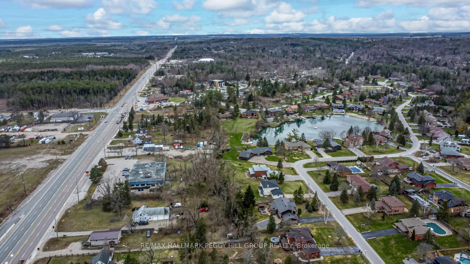 Photo 23 of 4 Heatherwood Drive, Springwater, Midhurst — HOMEH